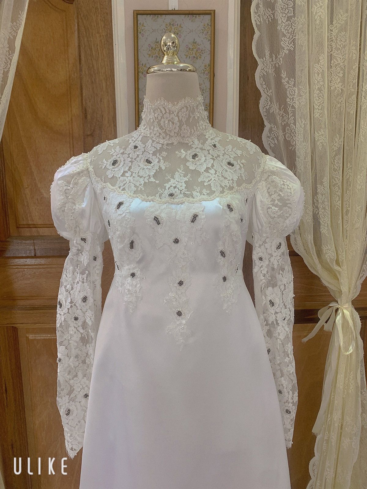 Vintage Vintage wedding gown Size S / US 4 / IT 40 - 2 Thumbnail