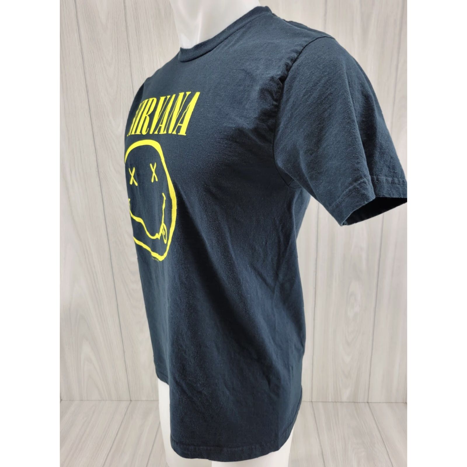 Tultex VINTAGE Nirvana Smiley Face T-shirt Black 1992 Large Mens 90s Grunge Rock Kurt Cobain Logo Size US L / EU 52-54 / 3 - 4 Thumbnail
