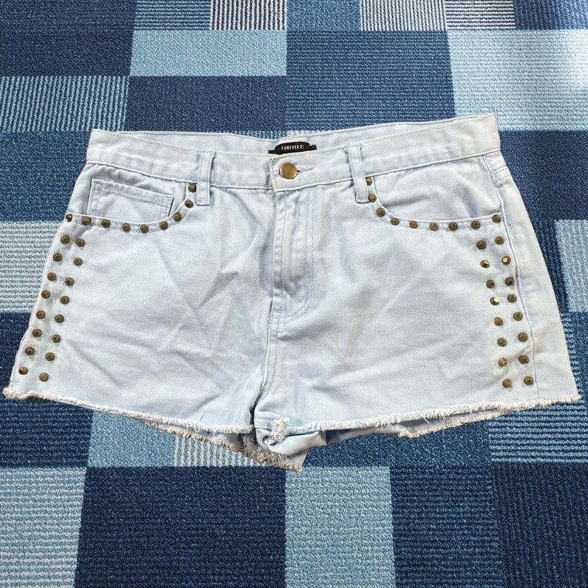 Forever 21 Forever 21 Shorts Womens 30 Blue Cut-Off Mid-Rise Studded Zip Light Wash Denim Shorts Womens 30 Blue Cut-Off Mid-Rise Studded Zip Light Wash Denim Size 30" / US 8 / IT 44 - 1 Thumbnail