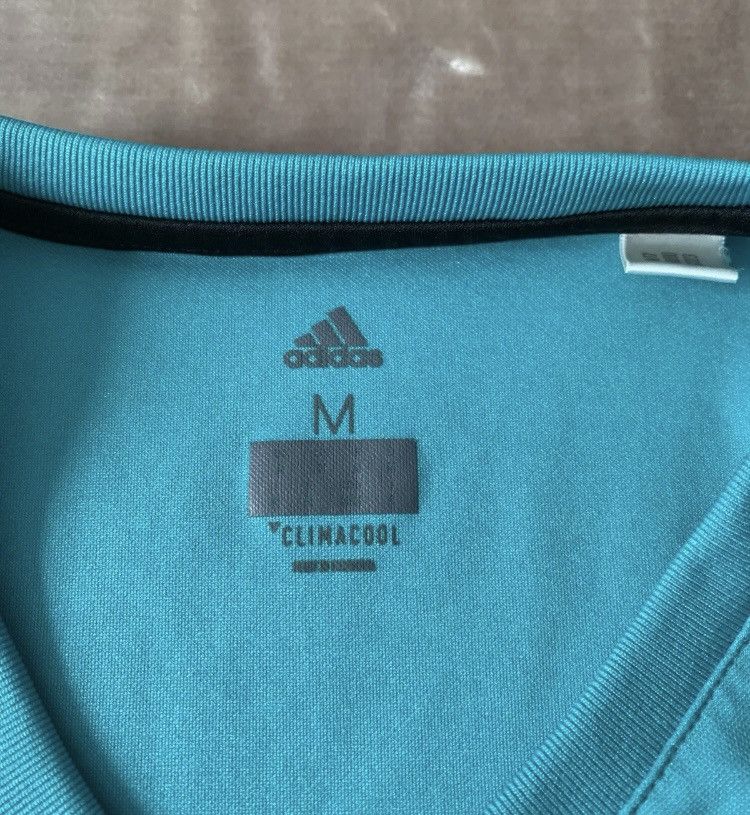 Adidas Jersey training real madrid Size US M / EU 48-50 / 2 - 6 Thumbnail