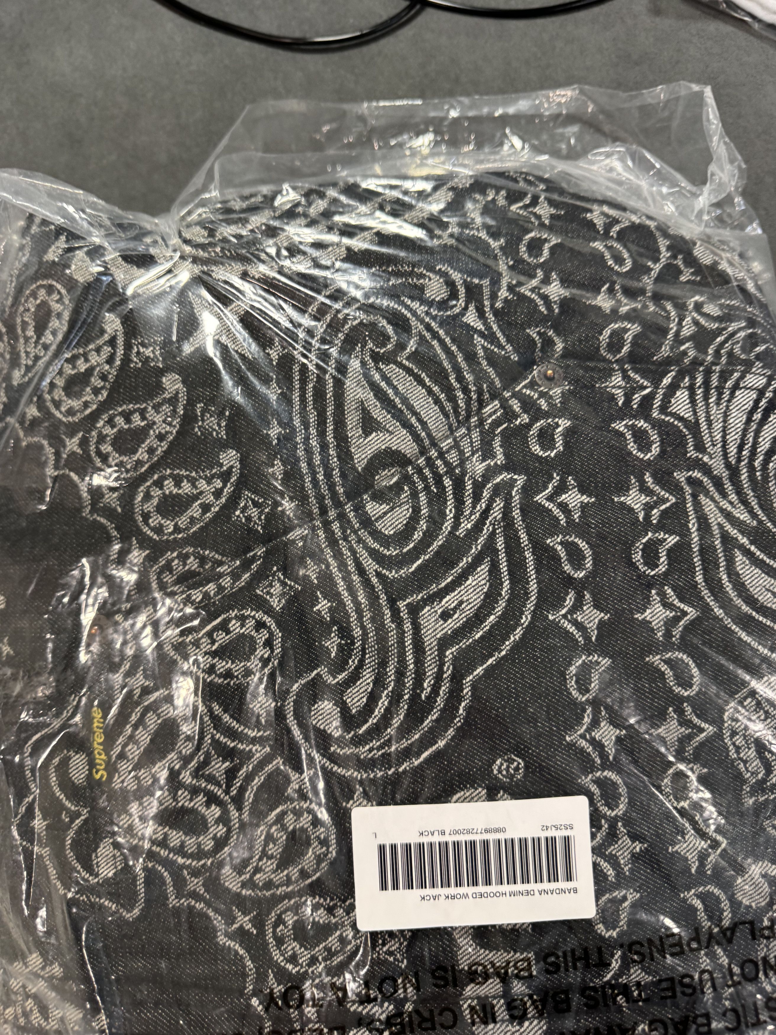 Supreme Supreme Bandana Jacquard Denim Hooded Work Jacket Black Size US L / EU 52-54 / 3 - 18 Thumbnail