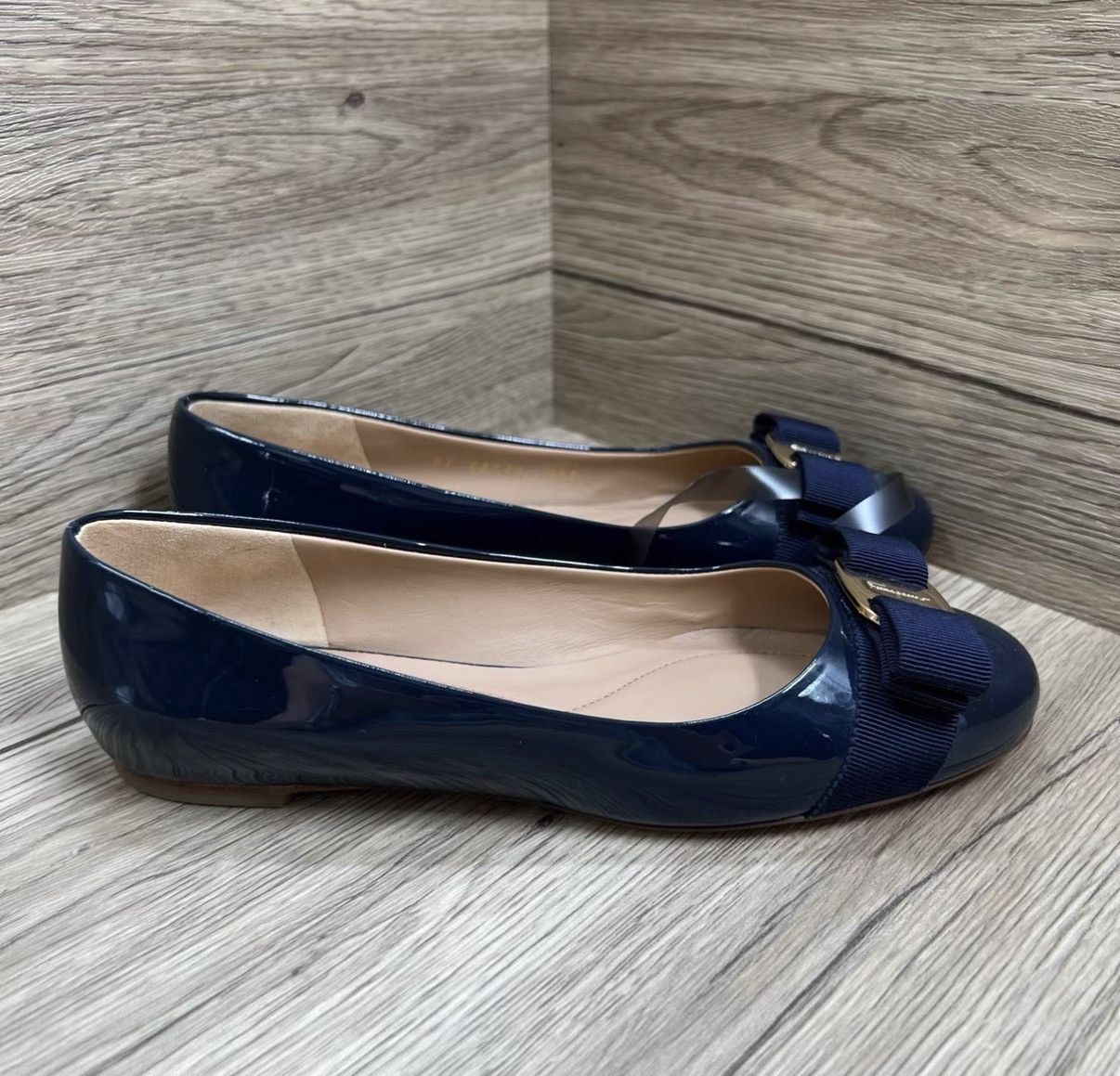 Salvatore Ferragamo Ferragamo Navy Blue Flat Shoes J41 Size US 6 / IT 36 - 3 Thumbnail
