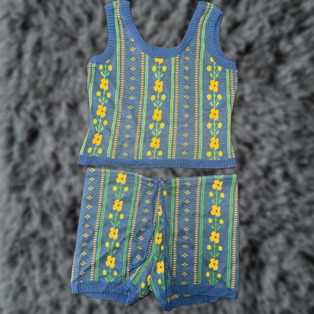 Vintage VINTAGE Charlie's Girls Erika Elias 70s Daisy Outfit Top And High Rise Shorts Size S / US 4 / IT 40 - 1 Thumbnail