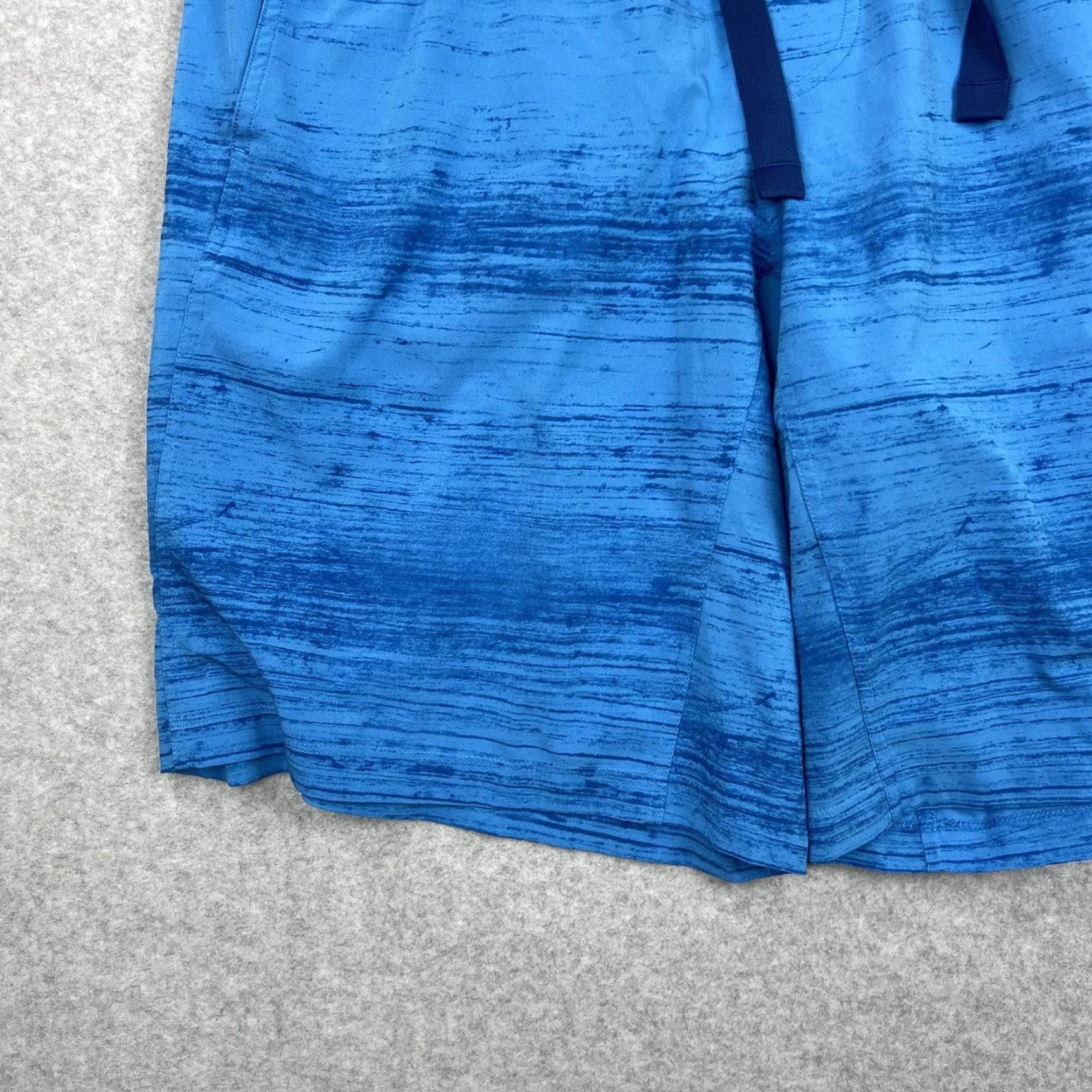 Lululemon Lululemon Shorts Mens XL Blue Drawstring Elastic Waist Pockets Logo Active Size US 36 / EU 52 - 4 Thumbnail