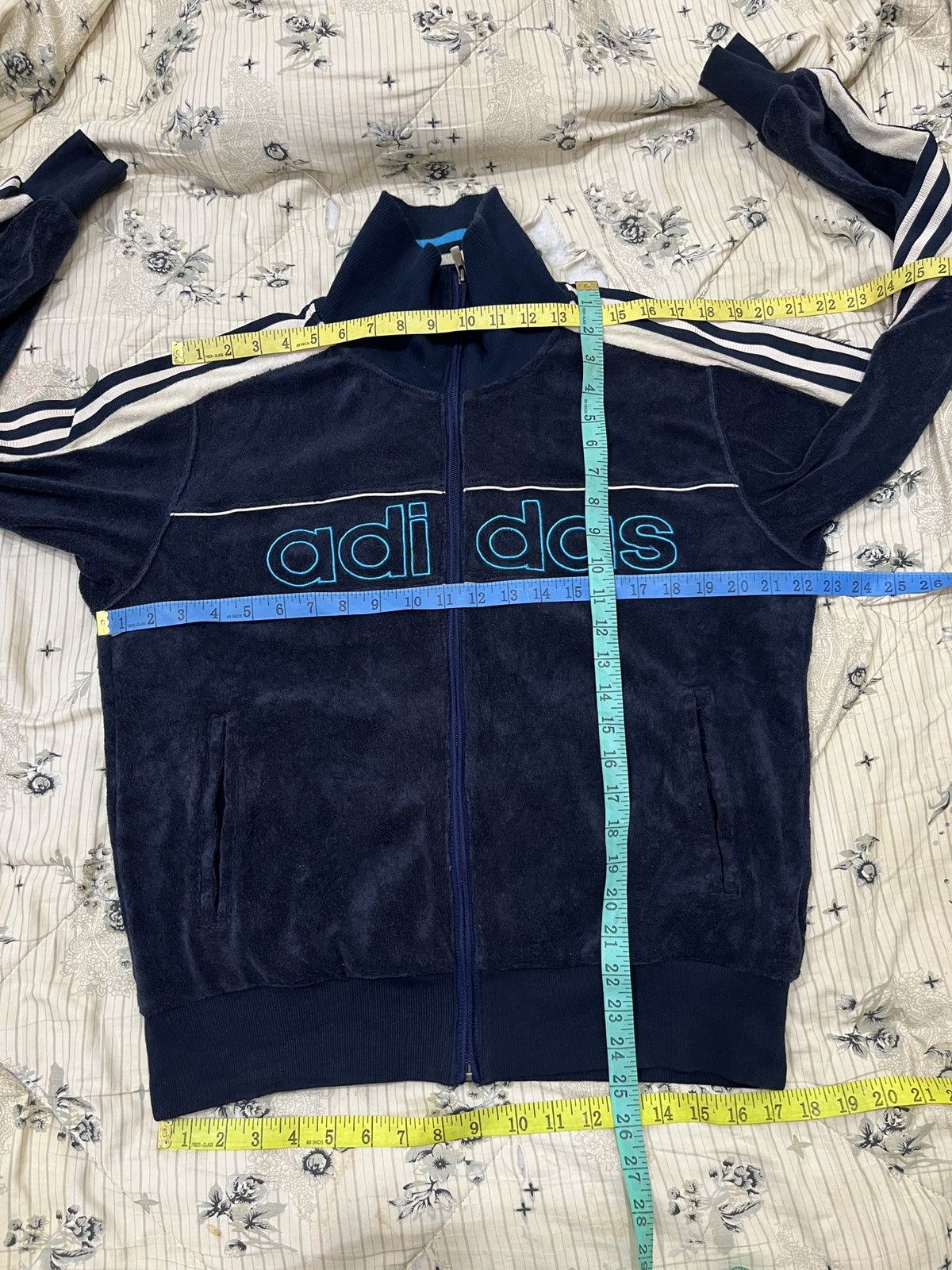Adidas (Zzzz)🔥🔥STEALS ADIDAS THREE STRIPE SWEATER Size US M / EU 48-50 / 2 - 16 Thumbnail