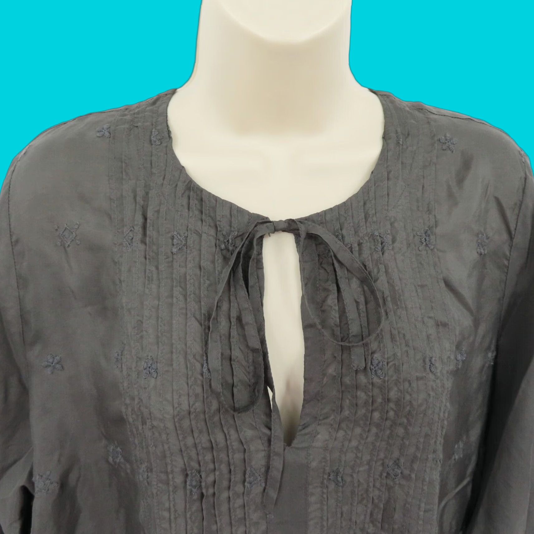 Johnny Was VINTAGE Johnny Was Women Blouse Shirt Top Embroidered Silk Gray M Medium Keyhole Casual Formal Workwear Size M / US 6-8 / IT 42-44 - 1 Thumbnail