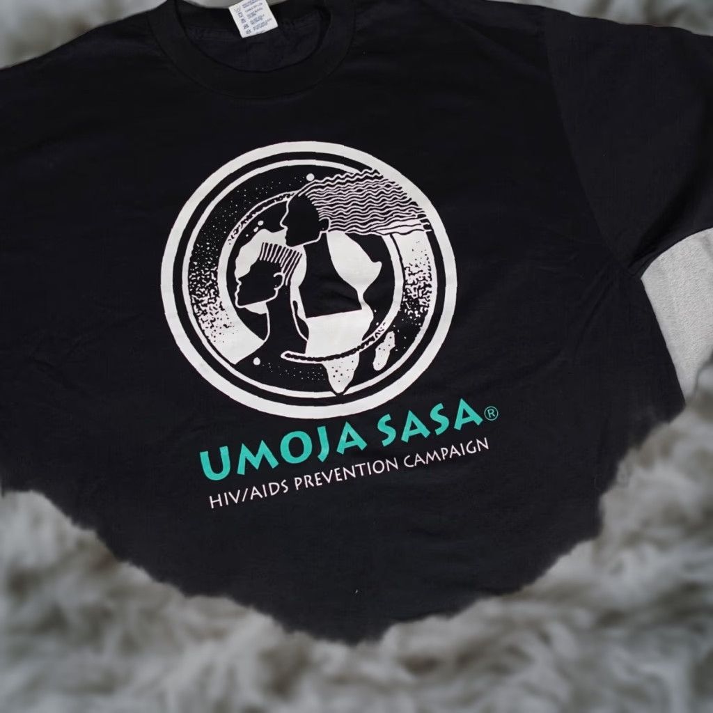 Vintage VINTAGE Umoja Sasa HIV Aids Campaign 90s Graphic Print T-Shirt Men XL Black Cotton Size US XL / EU 56 / 4 - 1 Thumbnail