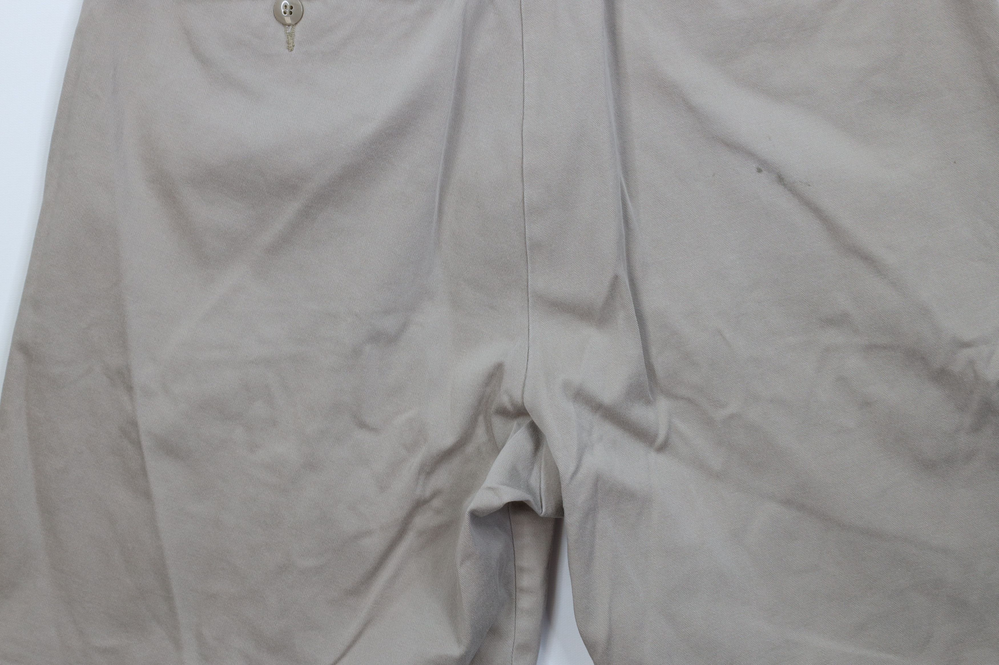 Nike Vintage Nike Mini Swoosh Pleated Above Knee Chino Shorts Size US 36 / EU 52 - 9 Thumbnail