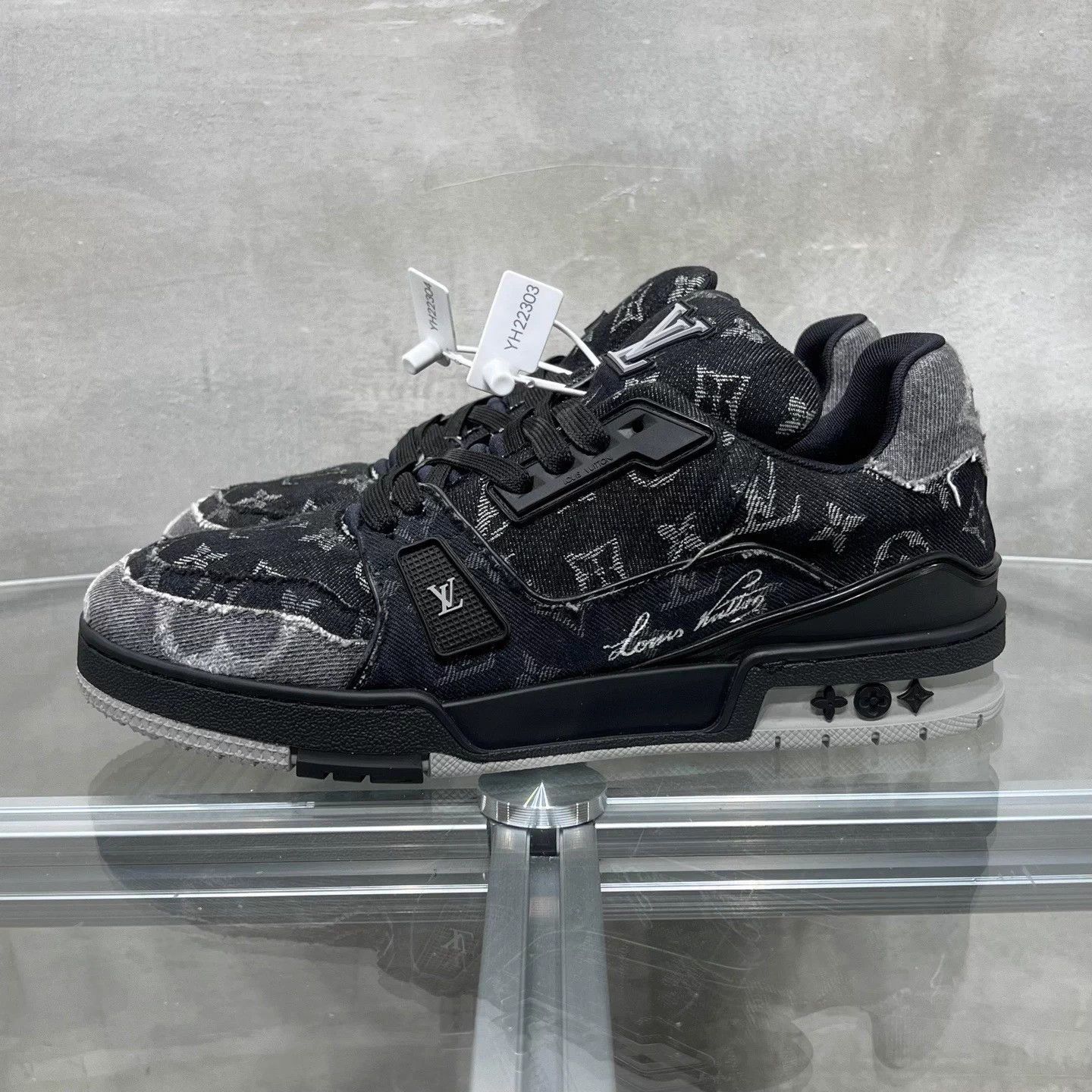 Louis Vuitton LV Trainer Distressed Black Denim Allover Print UK8 Size US 9 / EU 42 - 3 Thumbnail