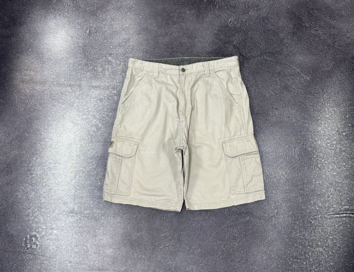 Vintage Vintage Wrangler Y2K Utility Military Style USA Cargo Shorts Size US 32 / EU 48 - 1 Thumbnail