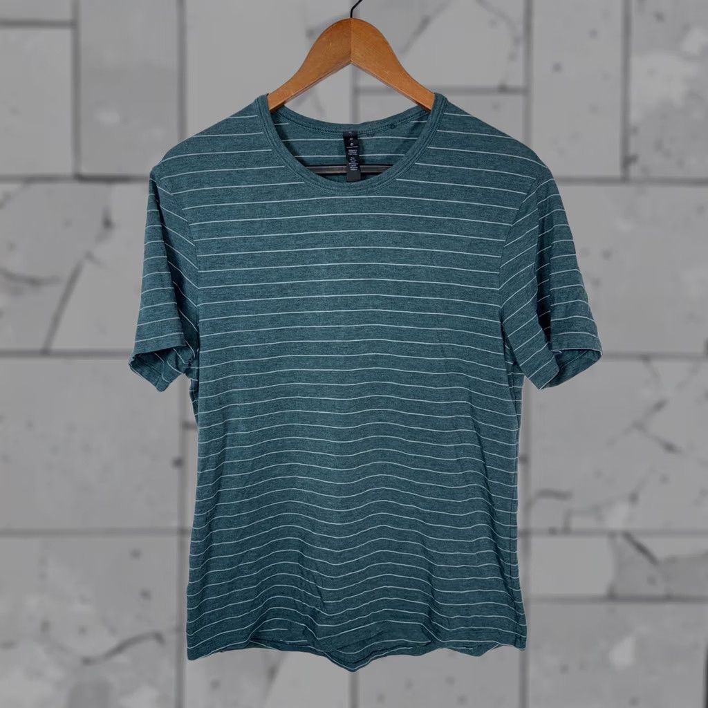 Lululemon Lululemon Short Sleeve Crew Neck Green Striped T Shirt Mens M Athletic Activewear Size US M / EU 48-50 / 2 - 1 Thumbnail