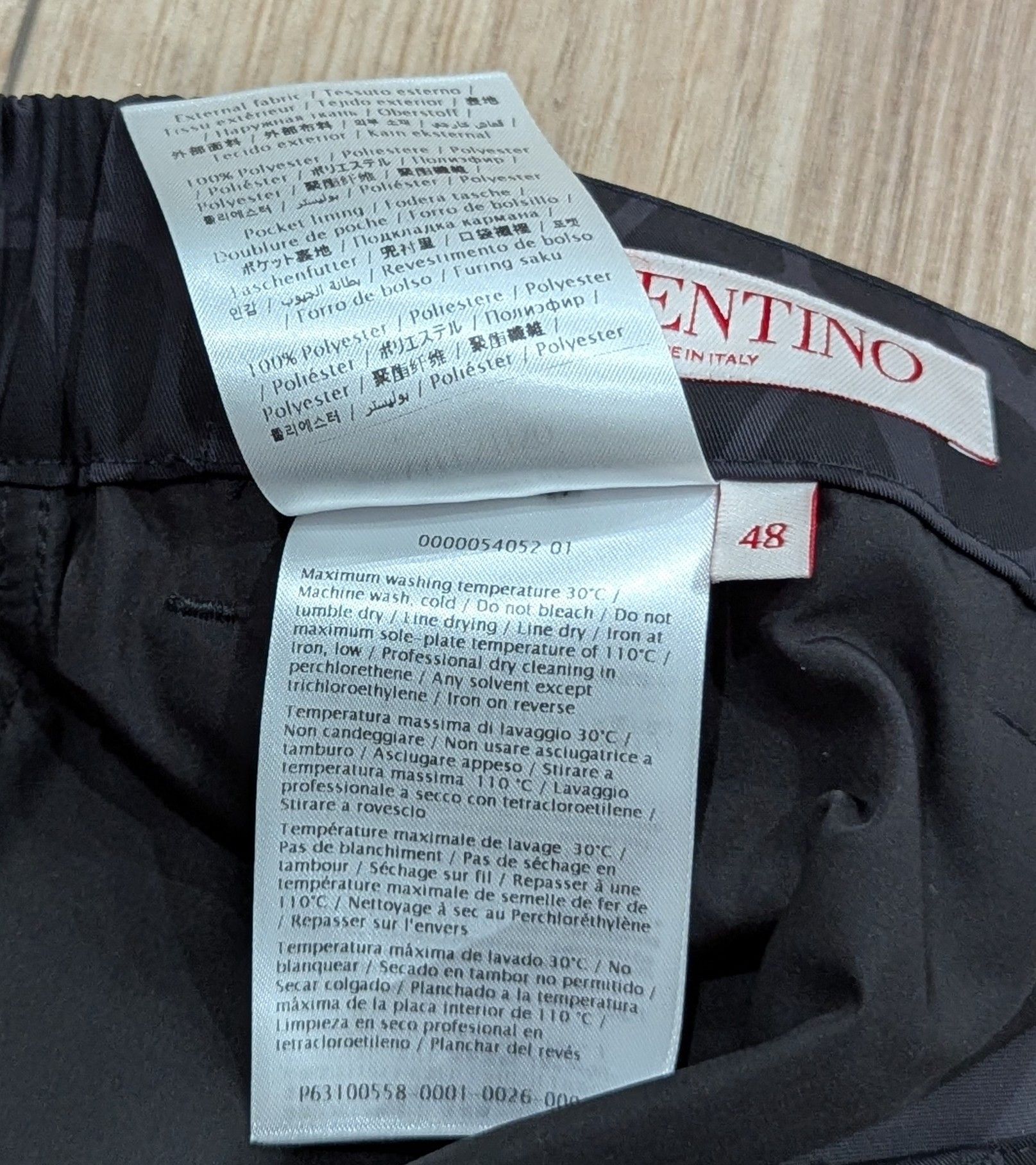Valentino Valentino VLOGO Toile Graphic Bermuda Shorts Black 48 US 32 Size US 32 / EU 48 - 6 Thumbnail
