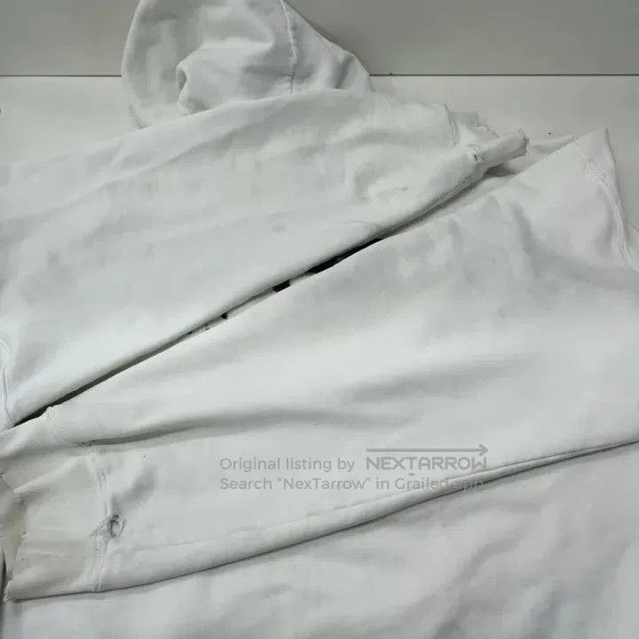 Balenciaga Balenciaga White Graphic Hoodie for Men. Size US XL / EU 56 / 4 - 5 Thumbnail