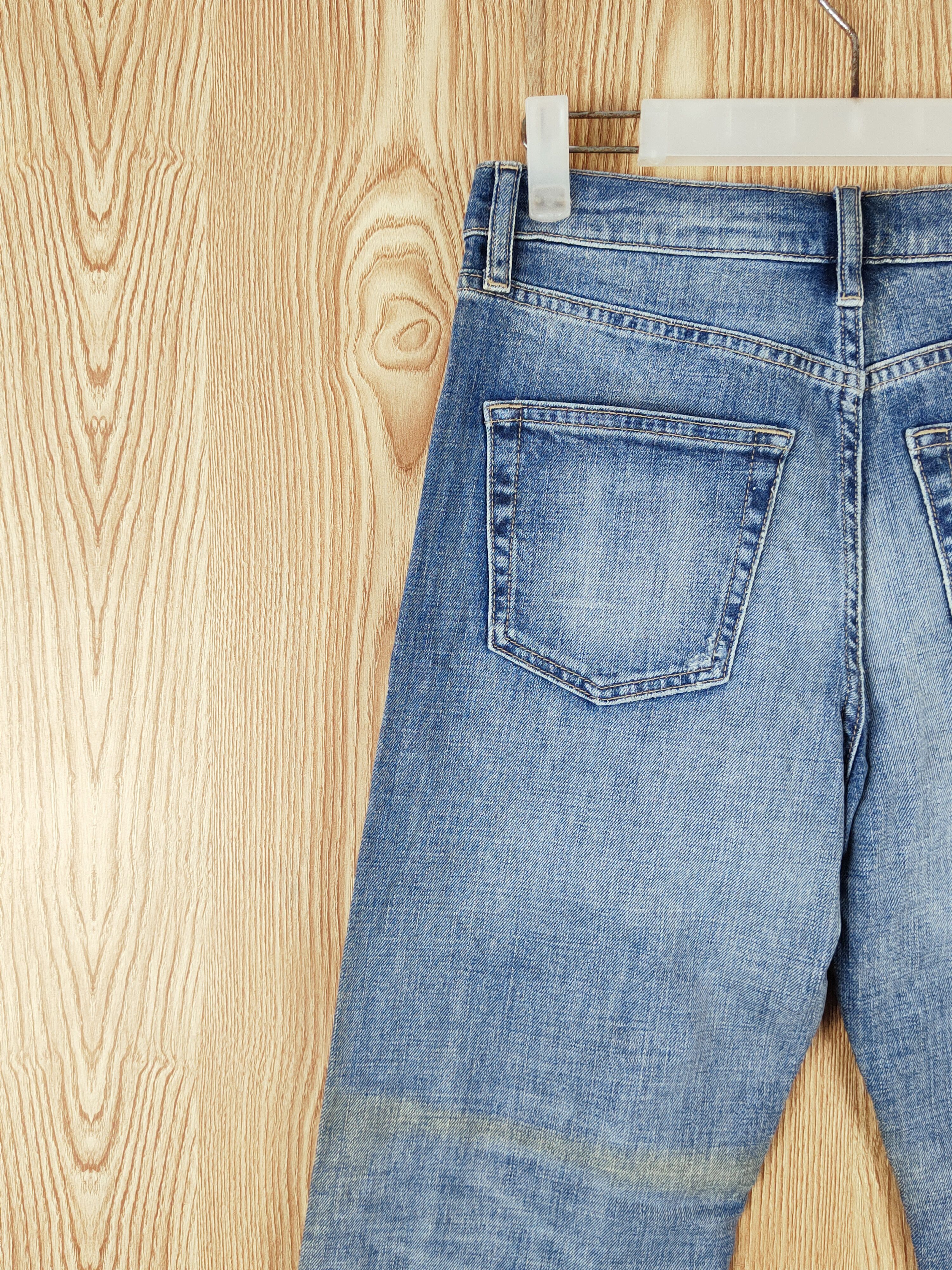 Japanese Brand Uniqlo Blue Distressed Ripped Jeans #W606 Size US 26 / EU 42 - 8 Thumbnail