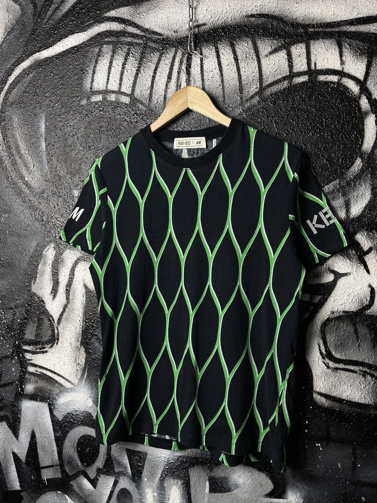 H&M × Kenzo Kenzo x H&M Black/Green Short Sleeve T-Shirt Men’s Size XS Size US XS / EU 42 / 0 - 1 Thumbnail