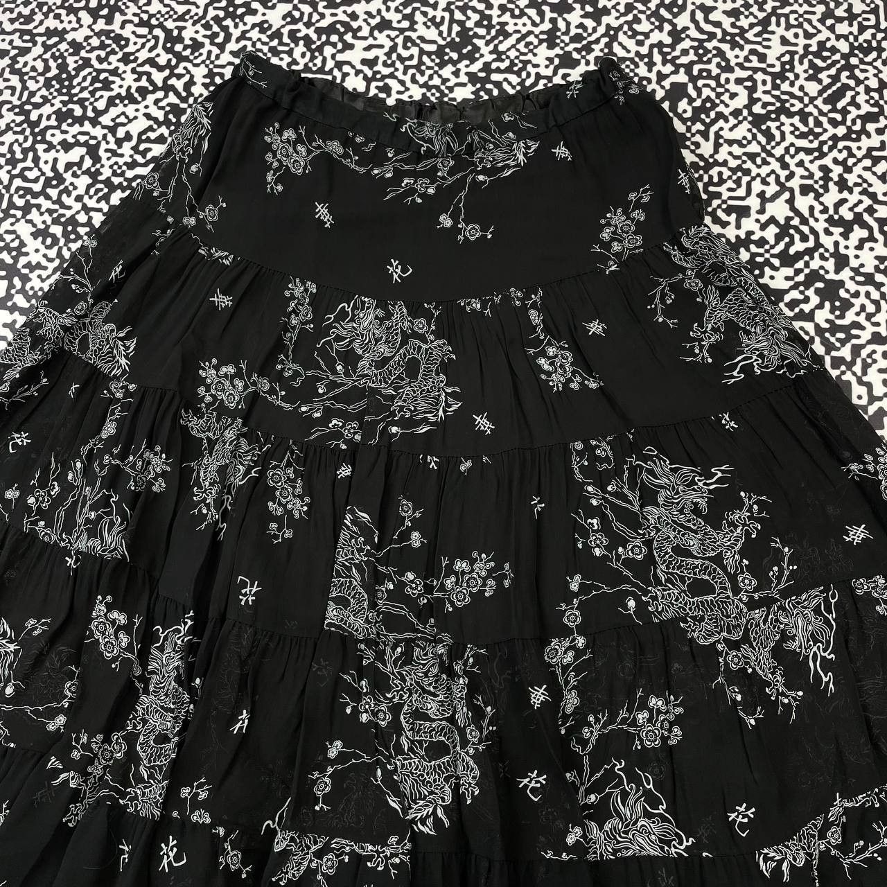 Japanese Brand Vintage Y2K Japanese Dragon Monogram Flared Midi Skirt Size 28" / US 6 / IT 42 - 8 Thumbnail