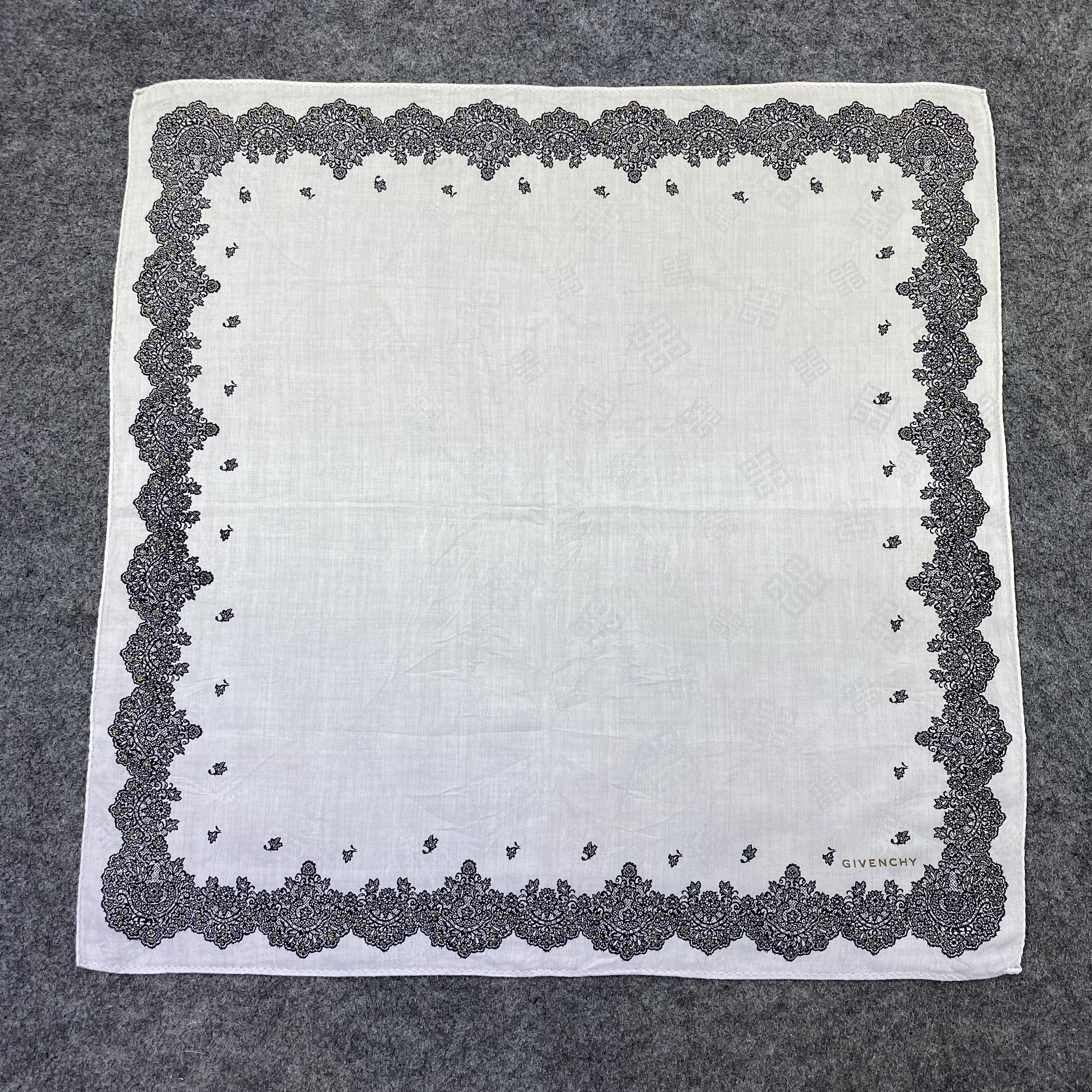 Givenchy Givenchy Handkerchief / Bandana / Neckerchief-B2116 Size ONE SIZE - 3 Thumbnail