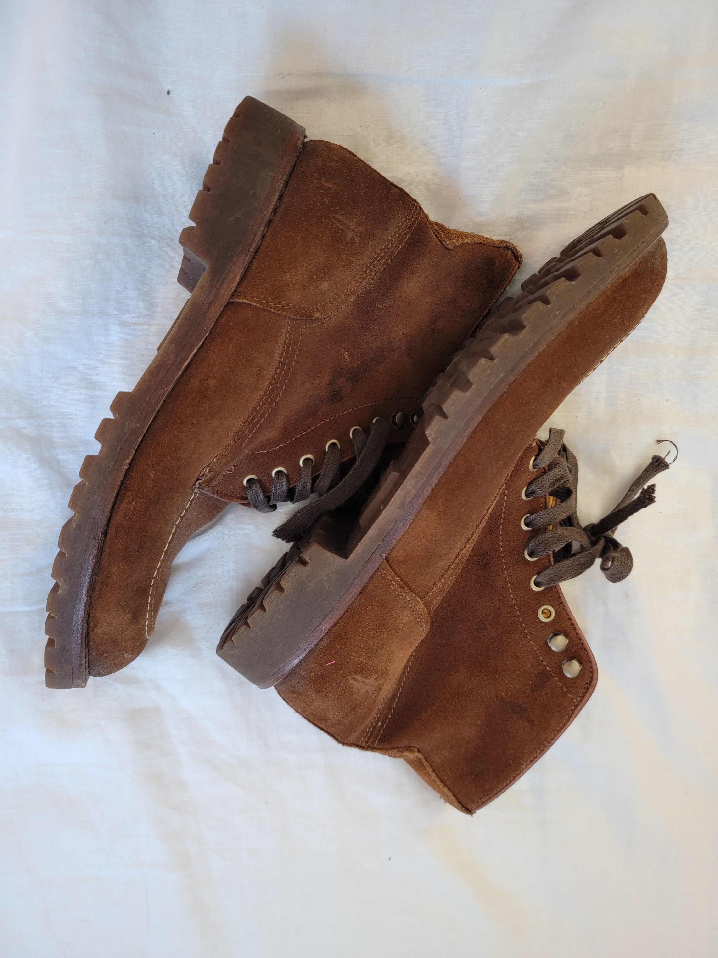 Frye Frye Suede Men's Boot Size US 10 / EU 43 - 1 Thumbnail