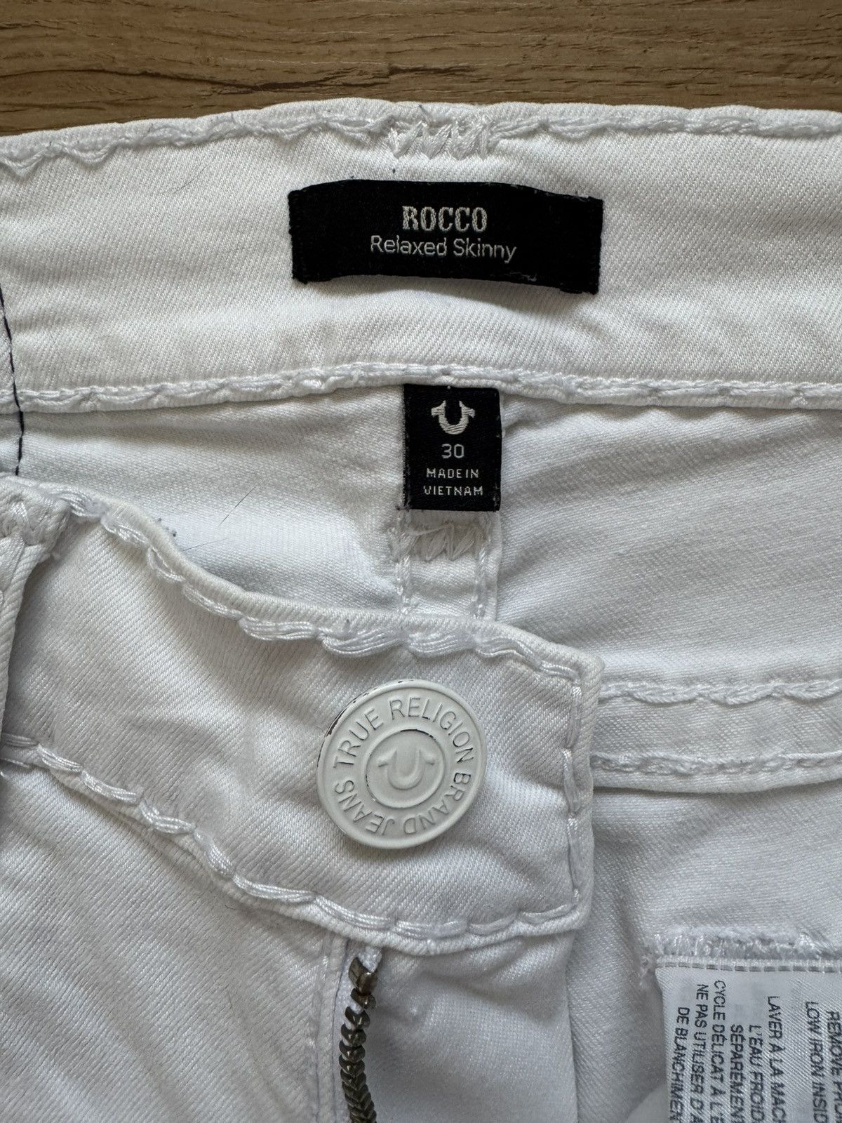 True Religion True Religion Relaxed Skinny White Jeans Size US 30 / EU 46 - 4 Thumbnail