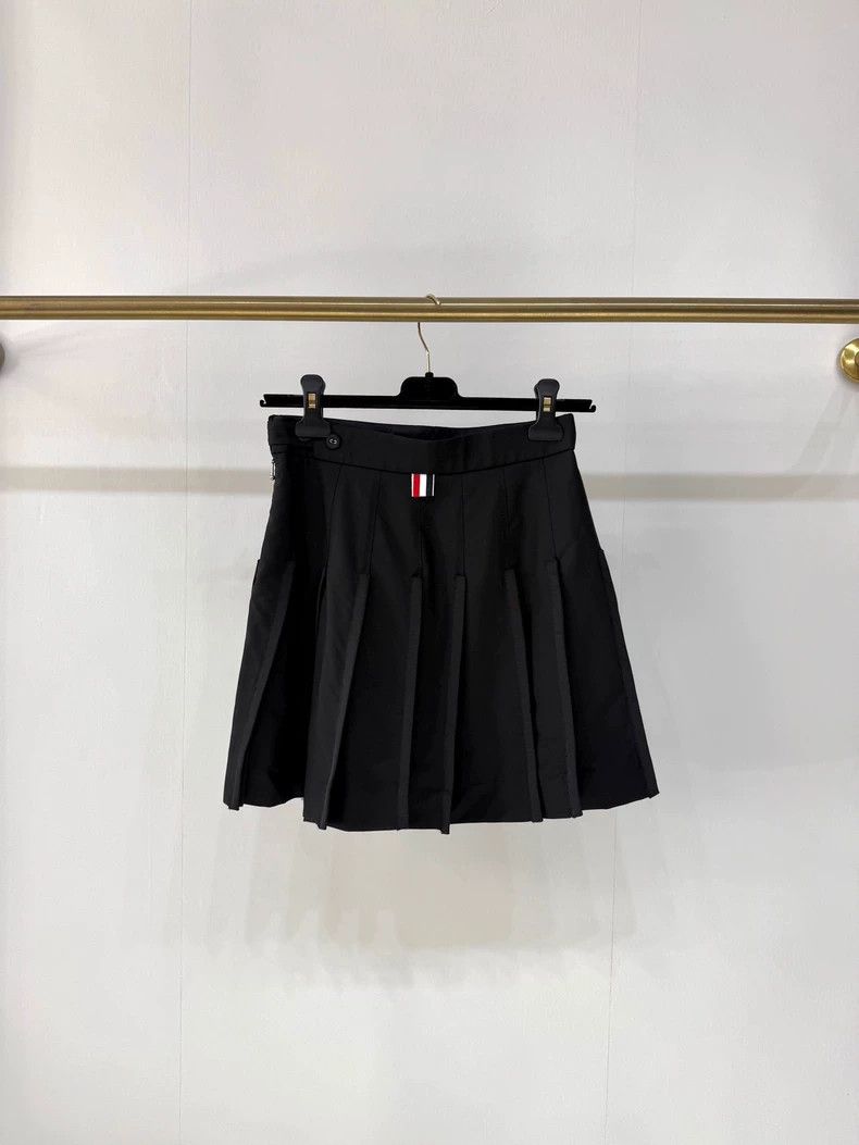 Thom Browne Black Pleated Skirt from Thom Browne-dmc Size US 38 / EU 54 - 1 Thumbnail