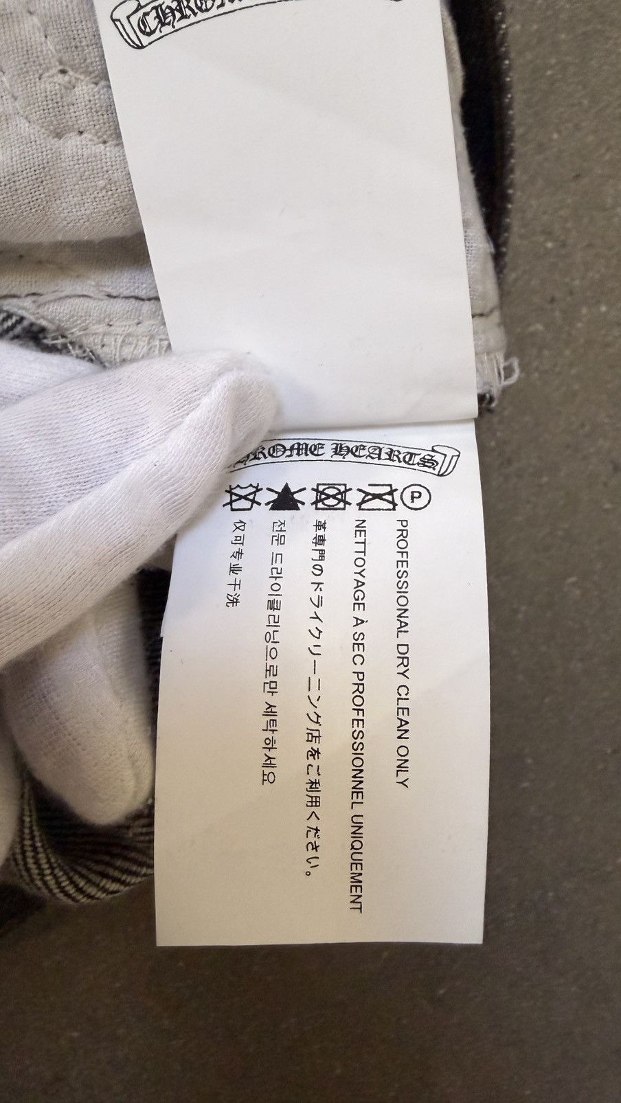 Chrome Hearts RARE!!! CHROME HEARTS LEVI'S BLACK DENIM "GOLD CROSSES" Size US 33 - 18 Thumbnail
