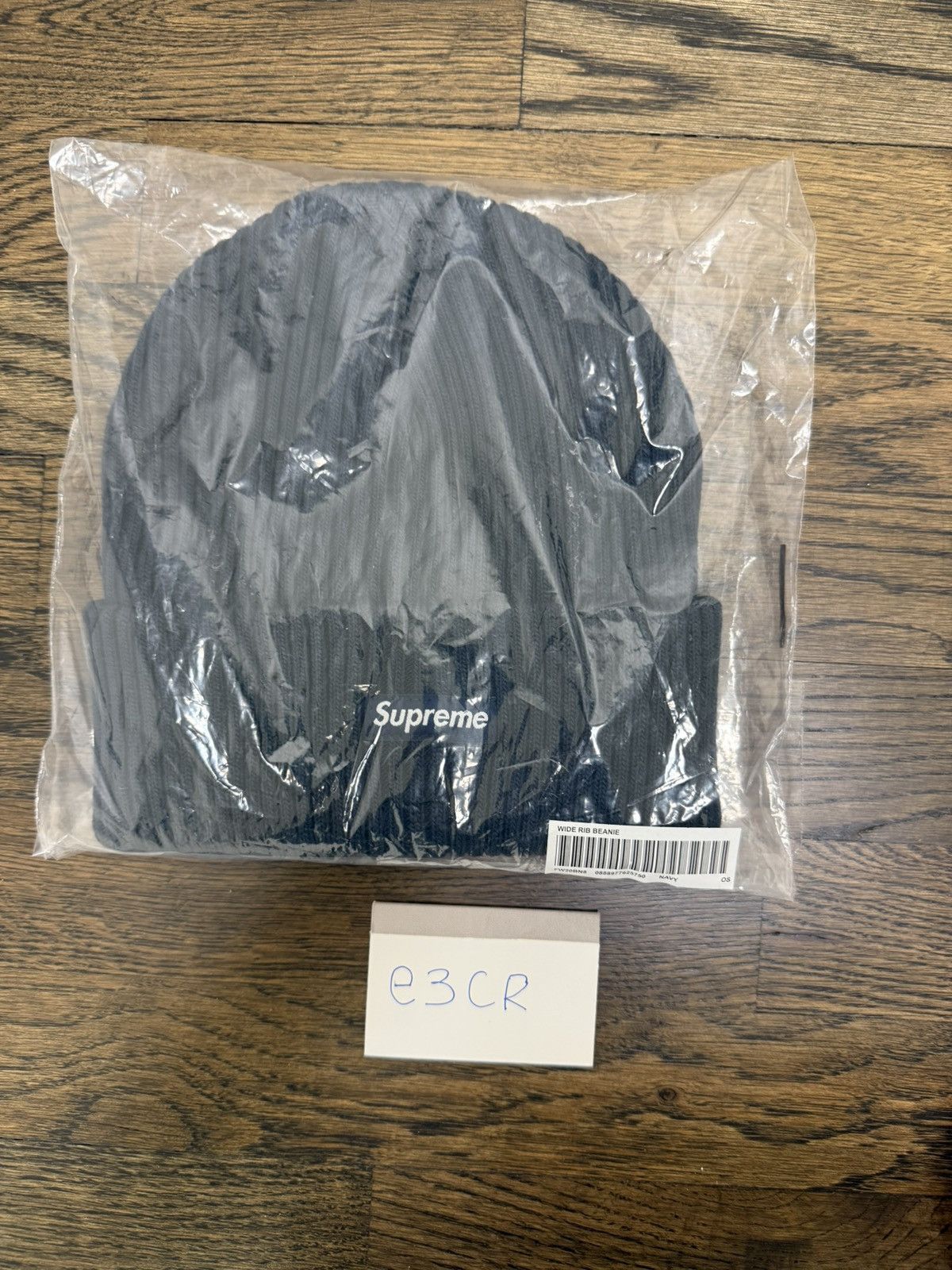 Supreme Wide Ribbed Beanie Navy Blue NWT FW20