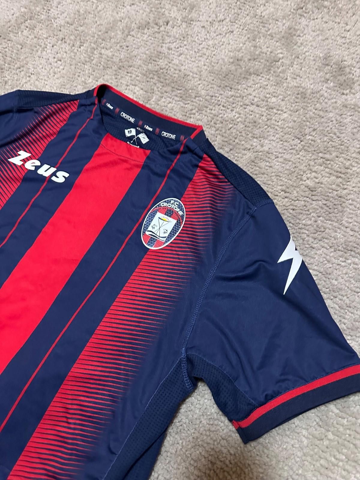ZESPA F.C. CROTONE ITALY 2017/18 AWAY FOOTBALL SHIRT JERSEY MAGLIA Size US M / EU 48-50 / 2 - 4 Thumbnail