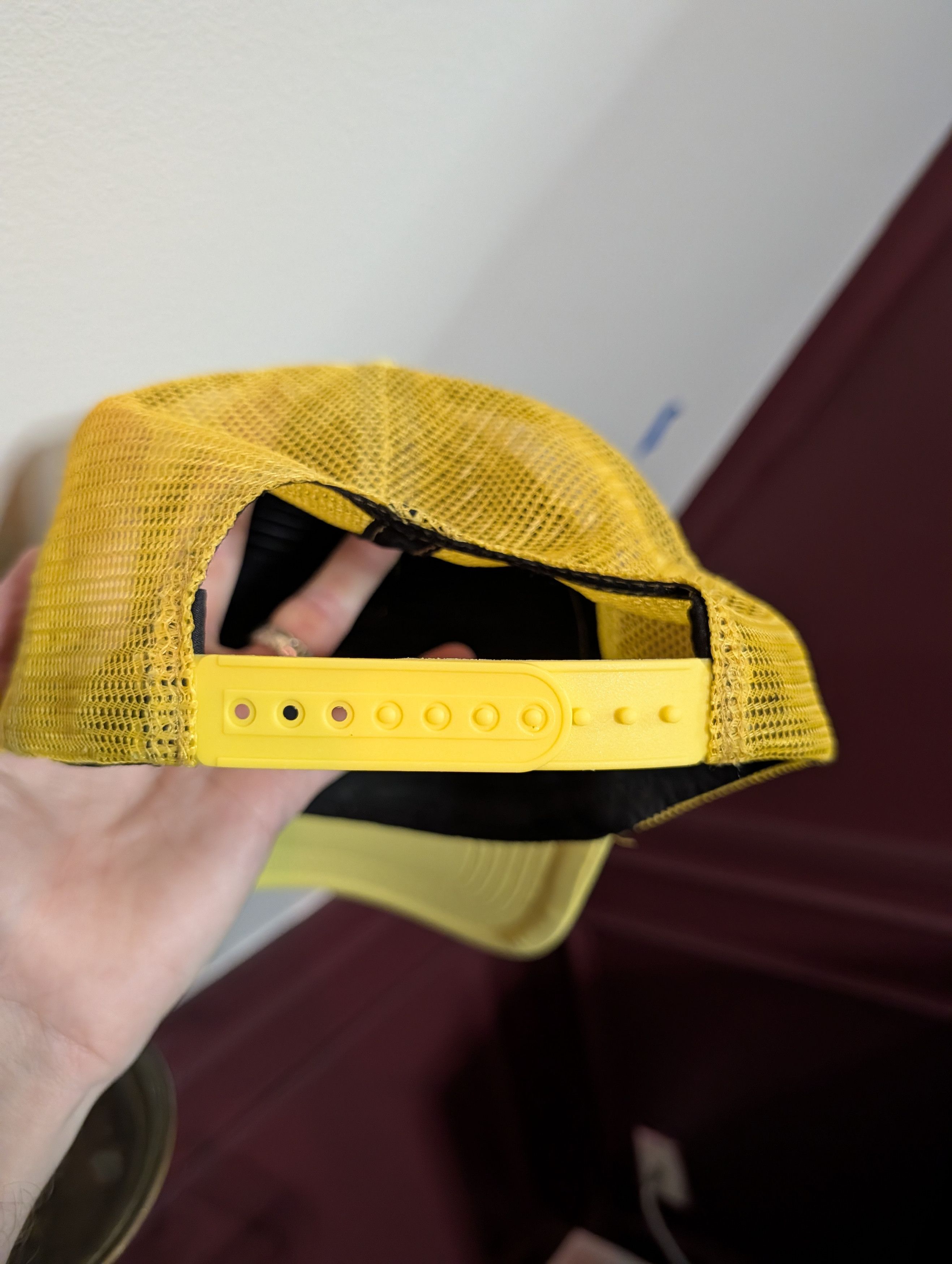 Bossi Sportswear $750 Yellow logo graphic paint spattered trucker hat Size ONE SIZE - 8 Thumbnail