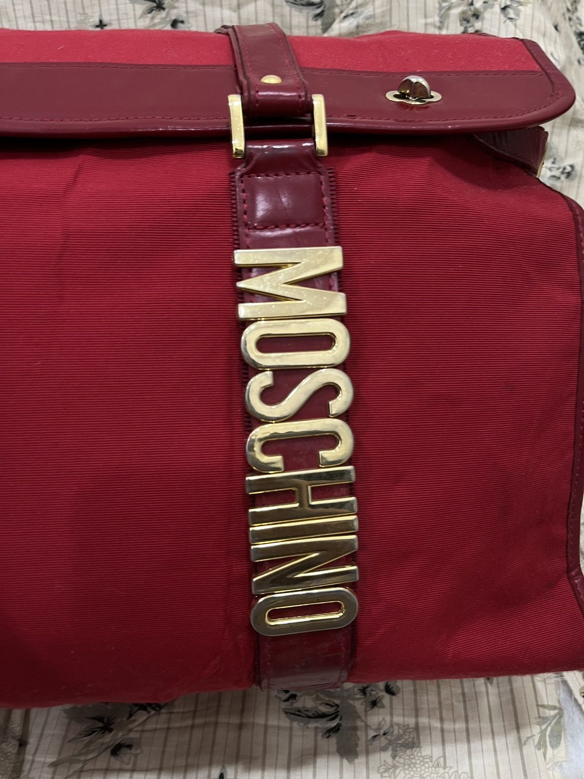 Designer × Moschino 🔥🔥🔥STEALS MOSCHINO TRAVEL BAG Size ONE SIZE - 8 Thumbnail