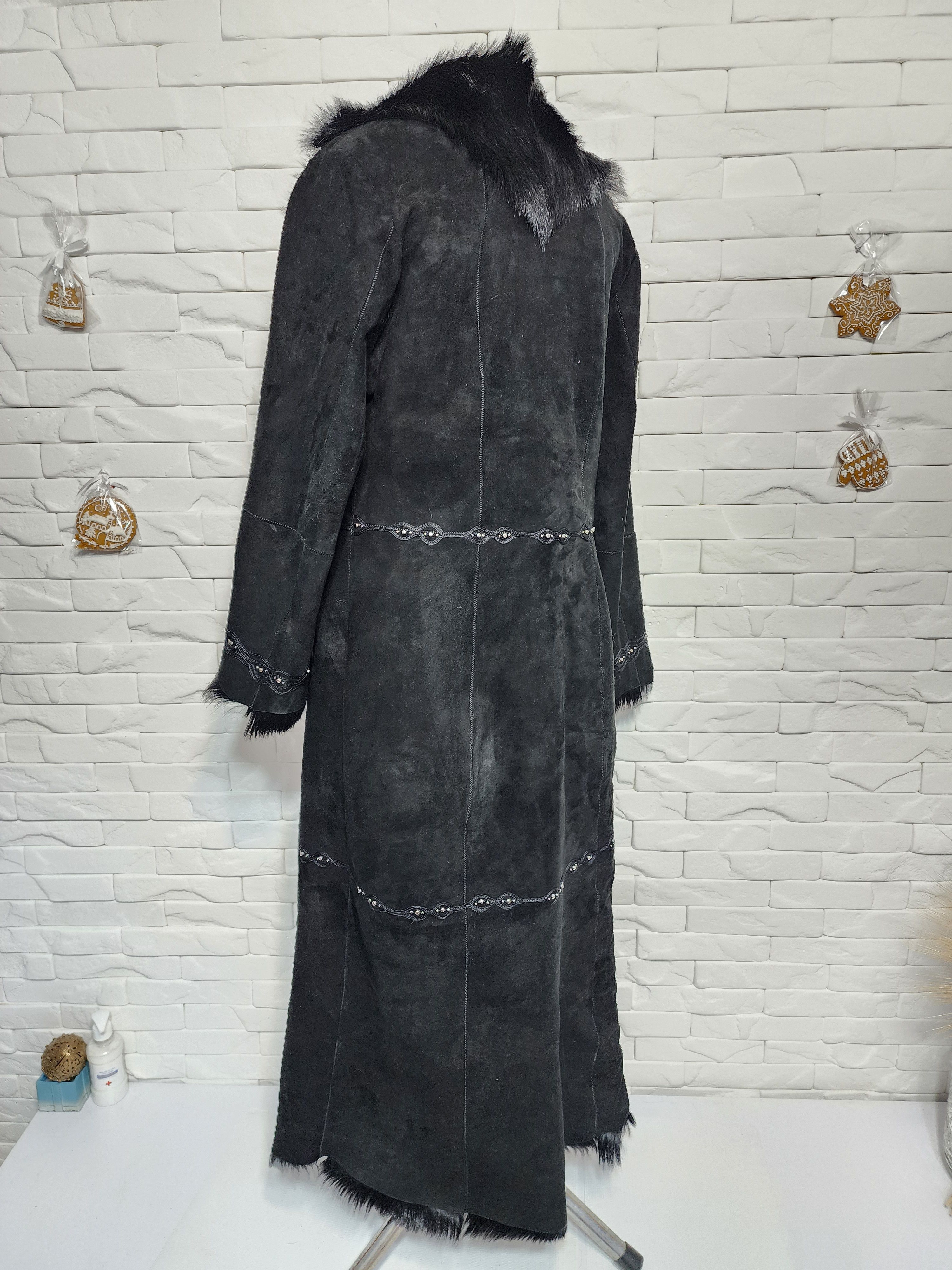 Furla Black Goat Fur Coat: Women's Fur Jacket, Button Front Size L / US 10 / IT 46 - 6 Thumbnail