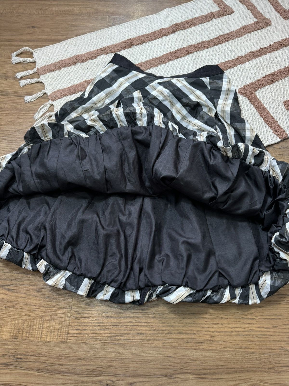Vintage VERA MONT AVANT GARDE Y2K BLOWN NYLON BONDAGE SKIRT Size 28" / US 6 / IT 42 - 7 Thumbnail