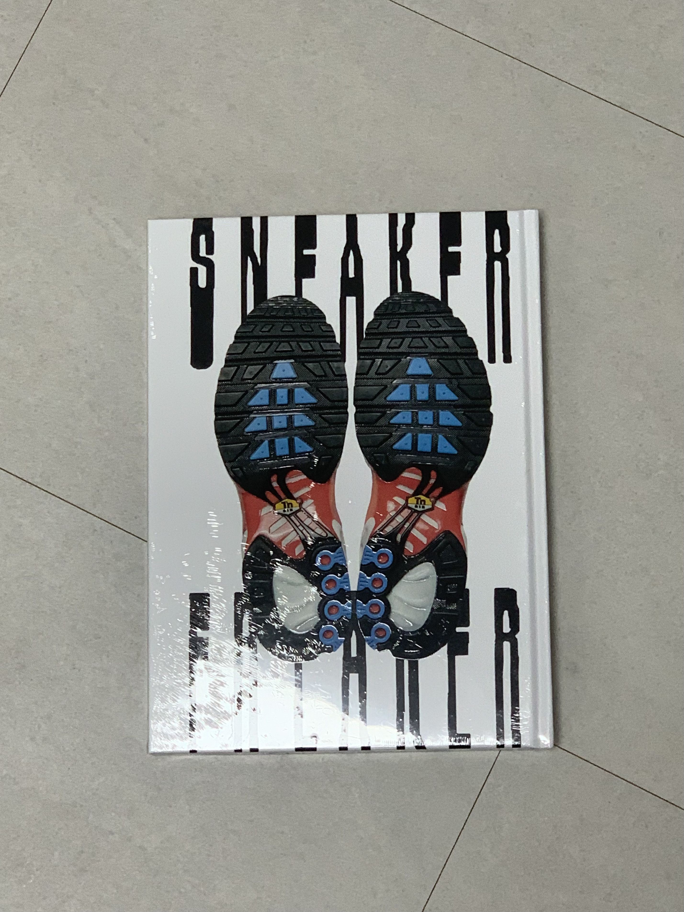 Other 'Stay Tuned’ Book Foot Locker X Sneaker Freaker Size ONE SIZE - 6 Thumbnail