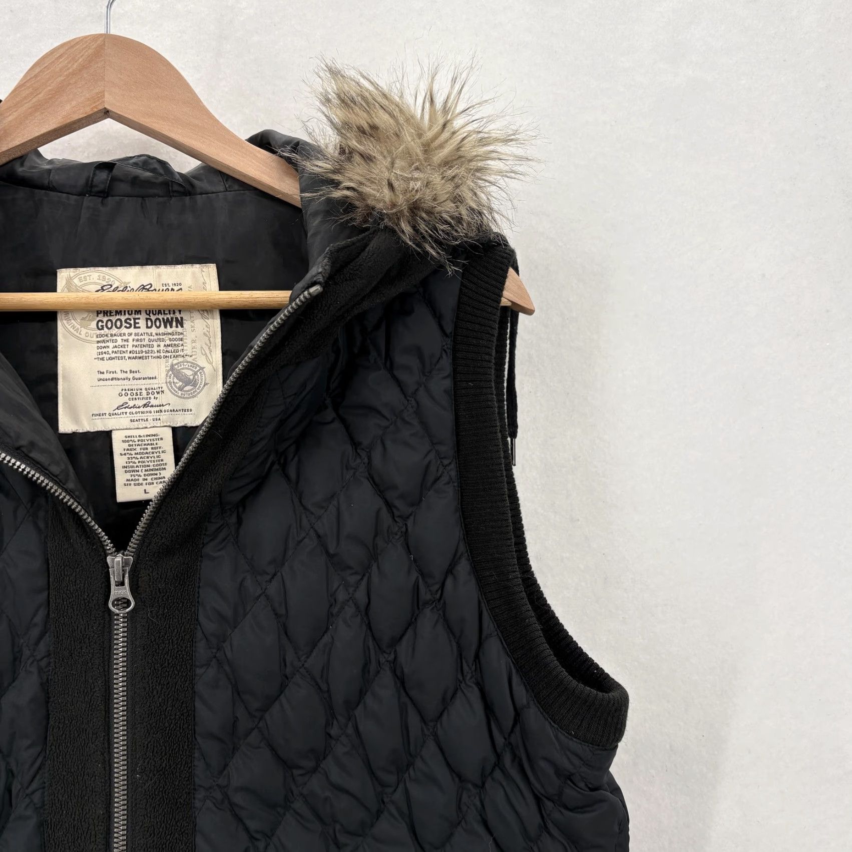 Eddie Bauer Eddie Bauer Vest Womens Large Black Goose Down Puffer Quilted Hood Fur Trim Zipper Size L / US 10 / IT 46 - 2 Thumbnail