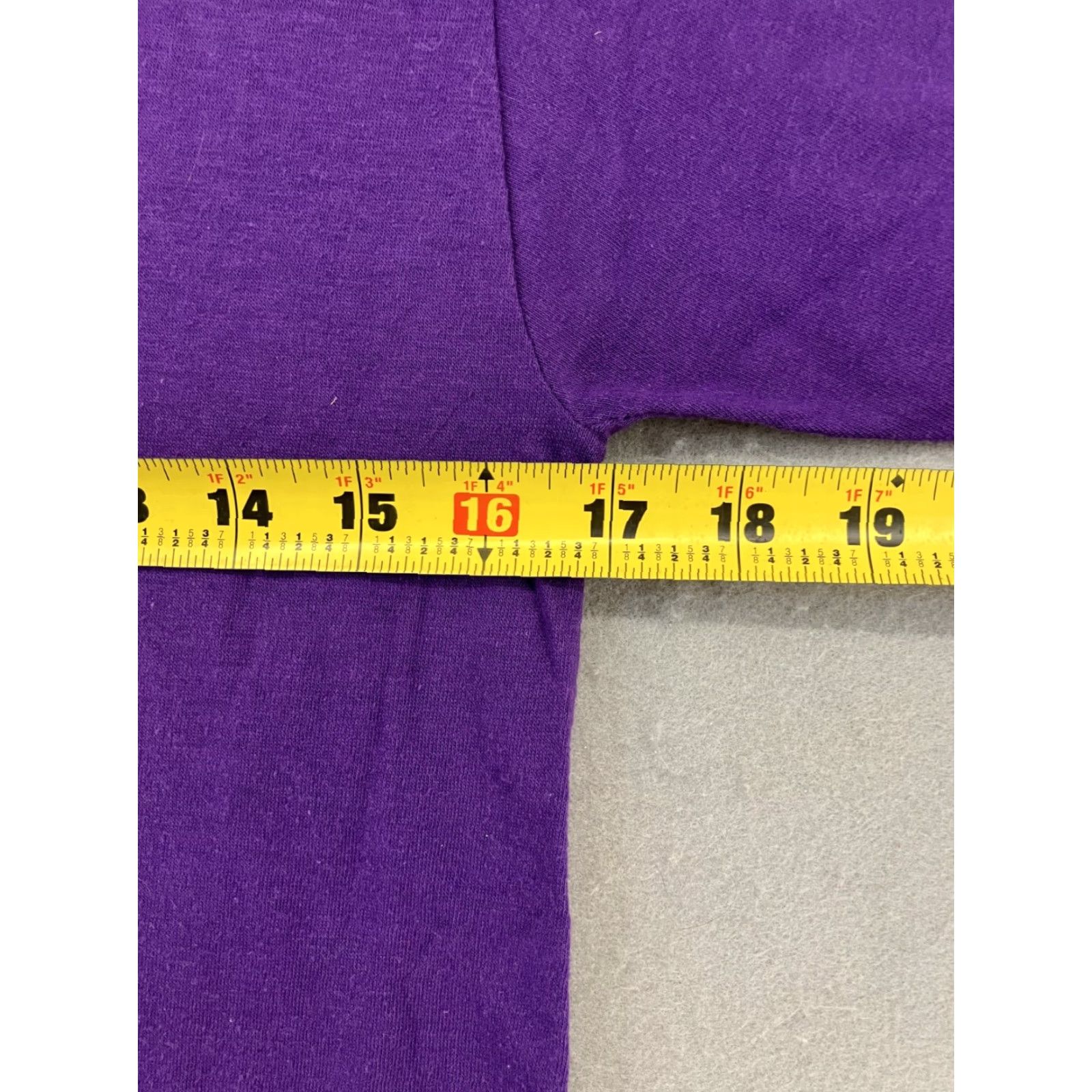 Vintage VINTAGE The 1982 Worlds Fair Knoxville Tennessee Graphic T-Shirt Adult Small Purple Size US S / EU 44-46 / 1 - 4 Thumbnail
