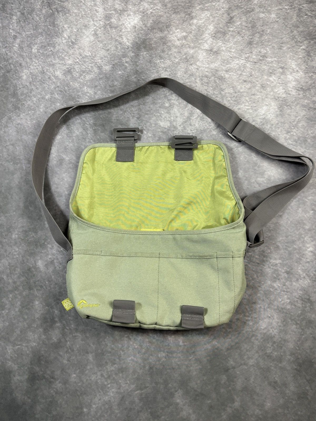 Lowepro Lowepro Side Bag Mini Messenger Recycled Green Canvas Sling Size ONE SIZE - 9 Thumbnail