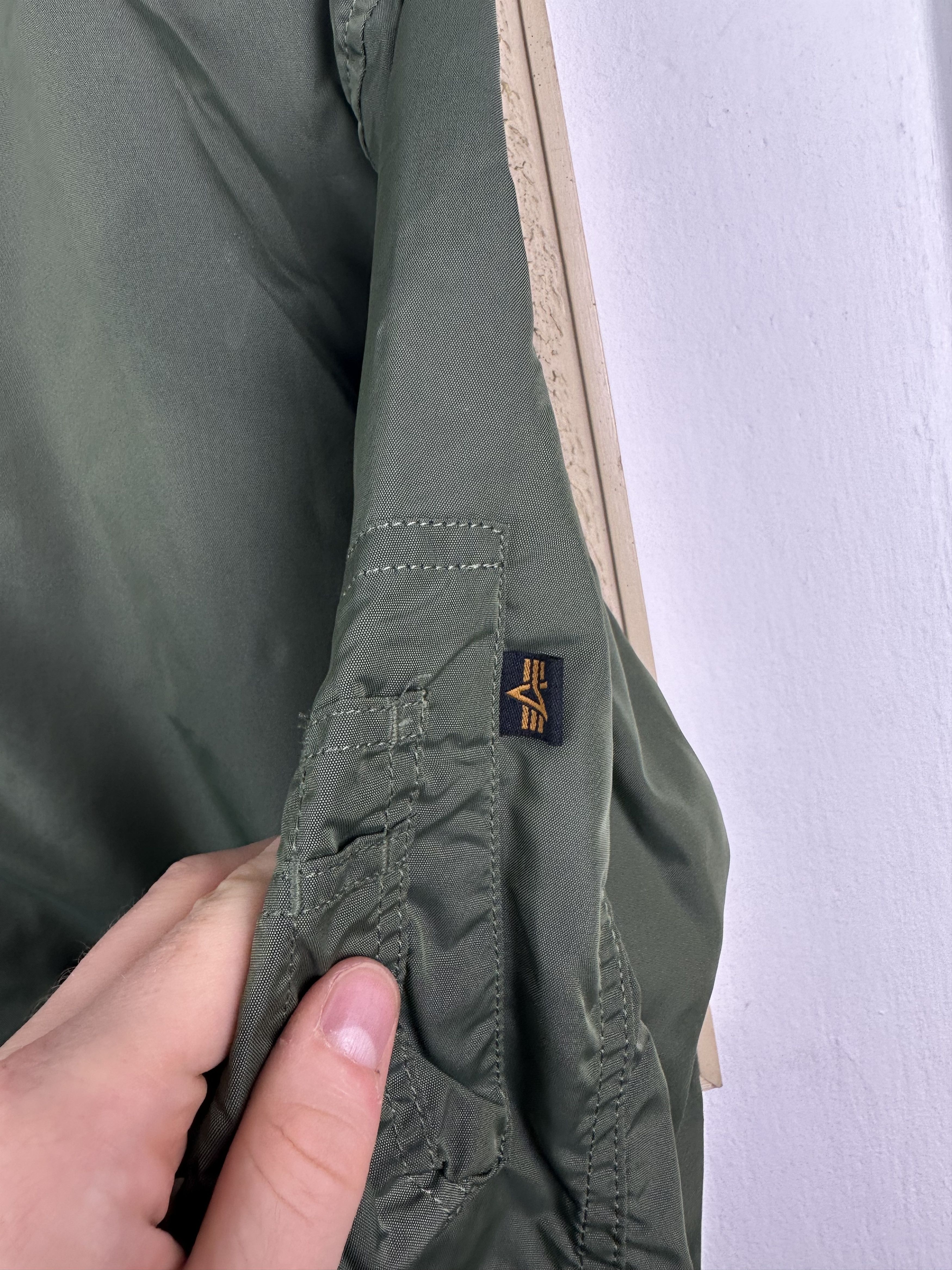 Alpha Industries Alpha Industries Mens Green Bomber Jacket Rare Size US S / EU 44-46 / 1 - 7 Thumbnail