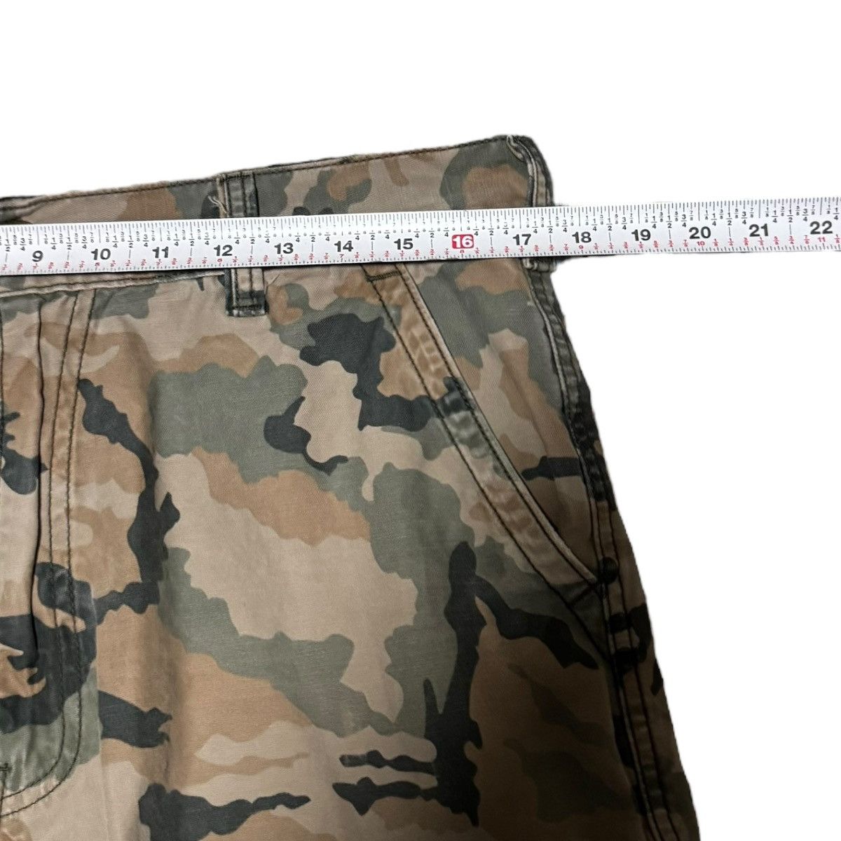 Levi's Levi's Camouflage Baggy Pockets Cargo Shorts Men's 35 Size US 35 - 7 Thumbnail