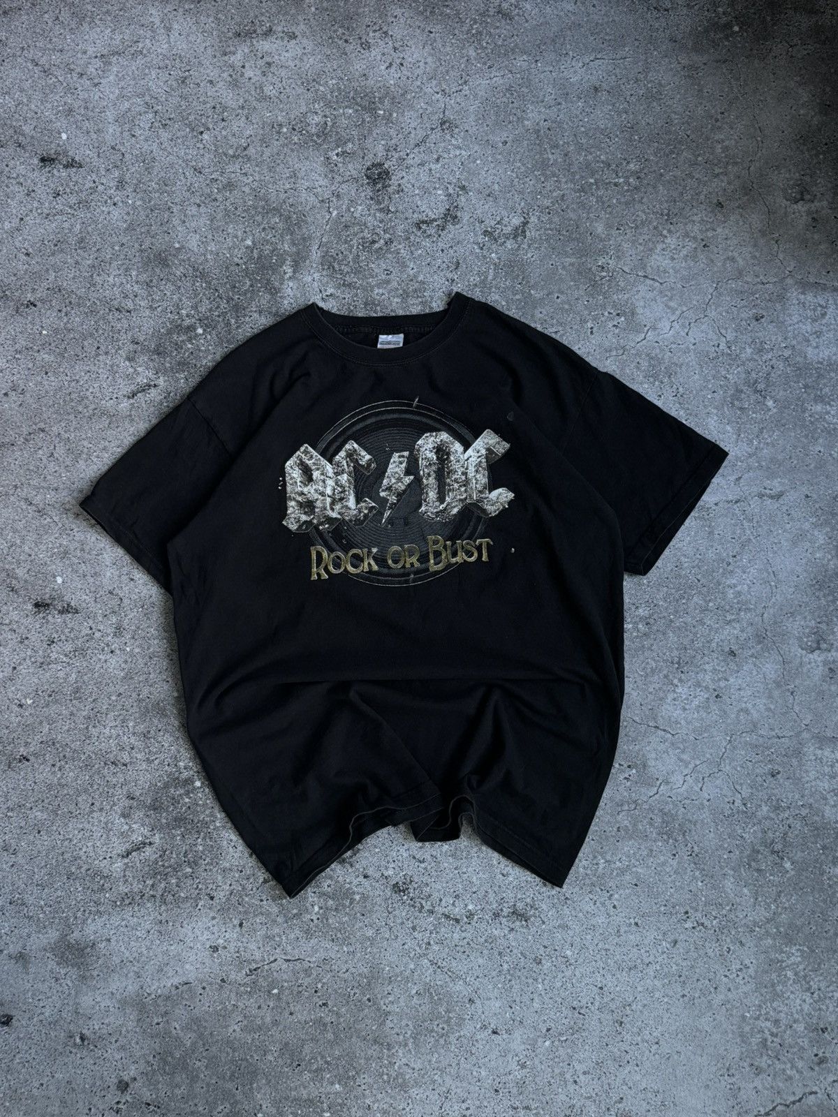 AC/DC × Band Tees × Vintage Vintage AC/DC Rock or Bust disstresed Y2K t-shirts Size US L / EU 52-54 / 3 - 1 Thumbnail