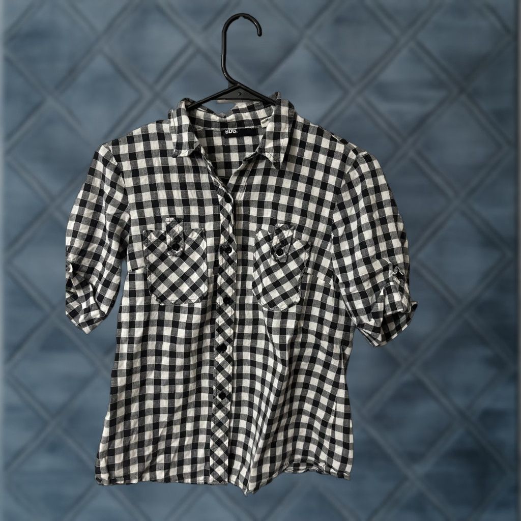 Bdg BDG Blouse Women's Medium Black White Plaid Short Sleeves Roll Tab Size M / US 6-8 / IT 42-44 - 1 Thumbnail
