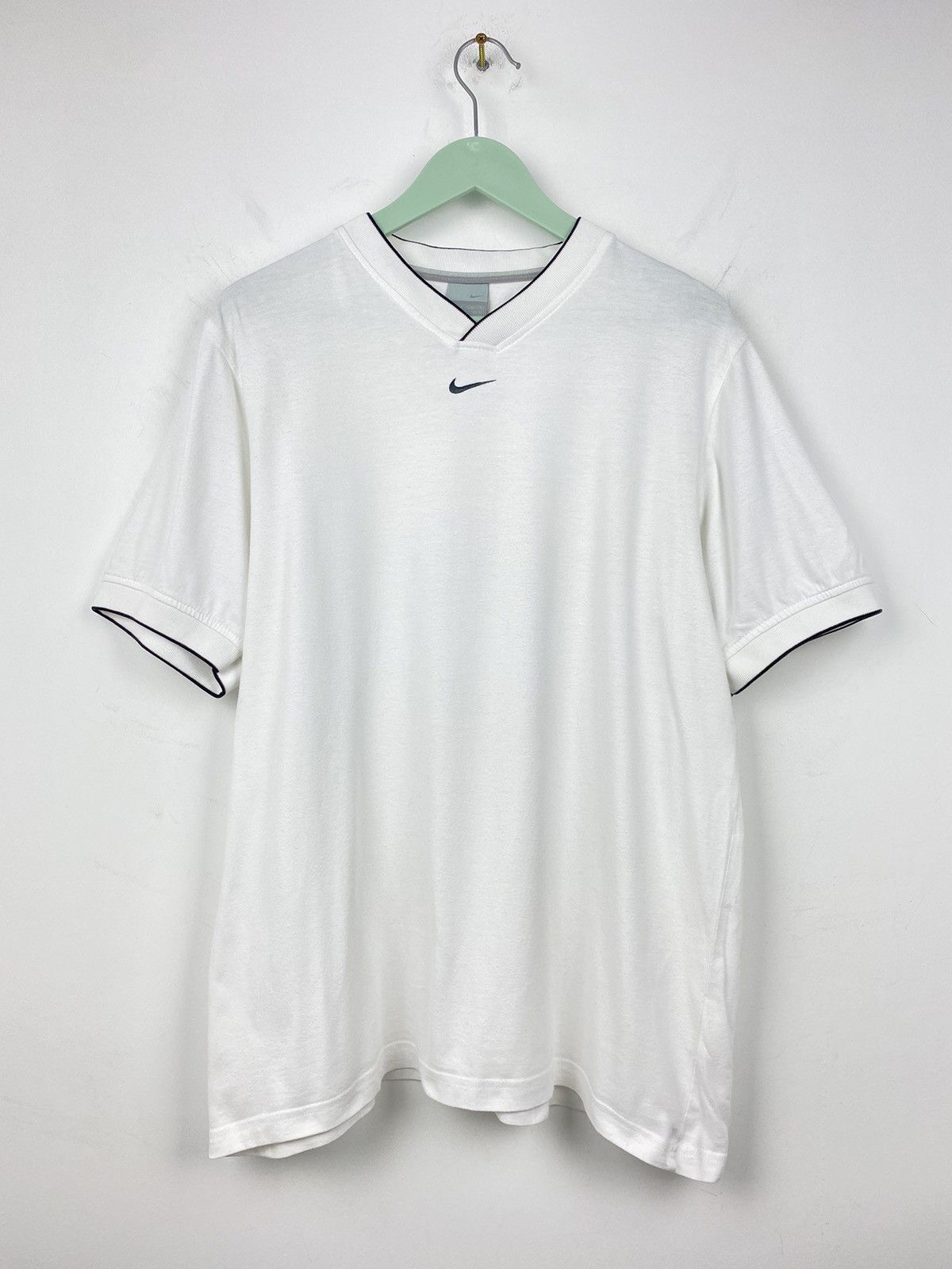 Nike Vintage Nike Swoosh Training Soccer T Shirt Tee Y2K Size US M / EU 48-50 / 2 - 1 Thumbnail