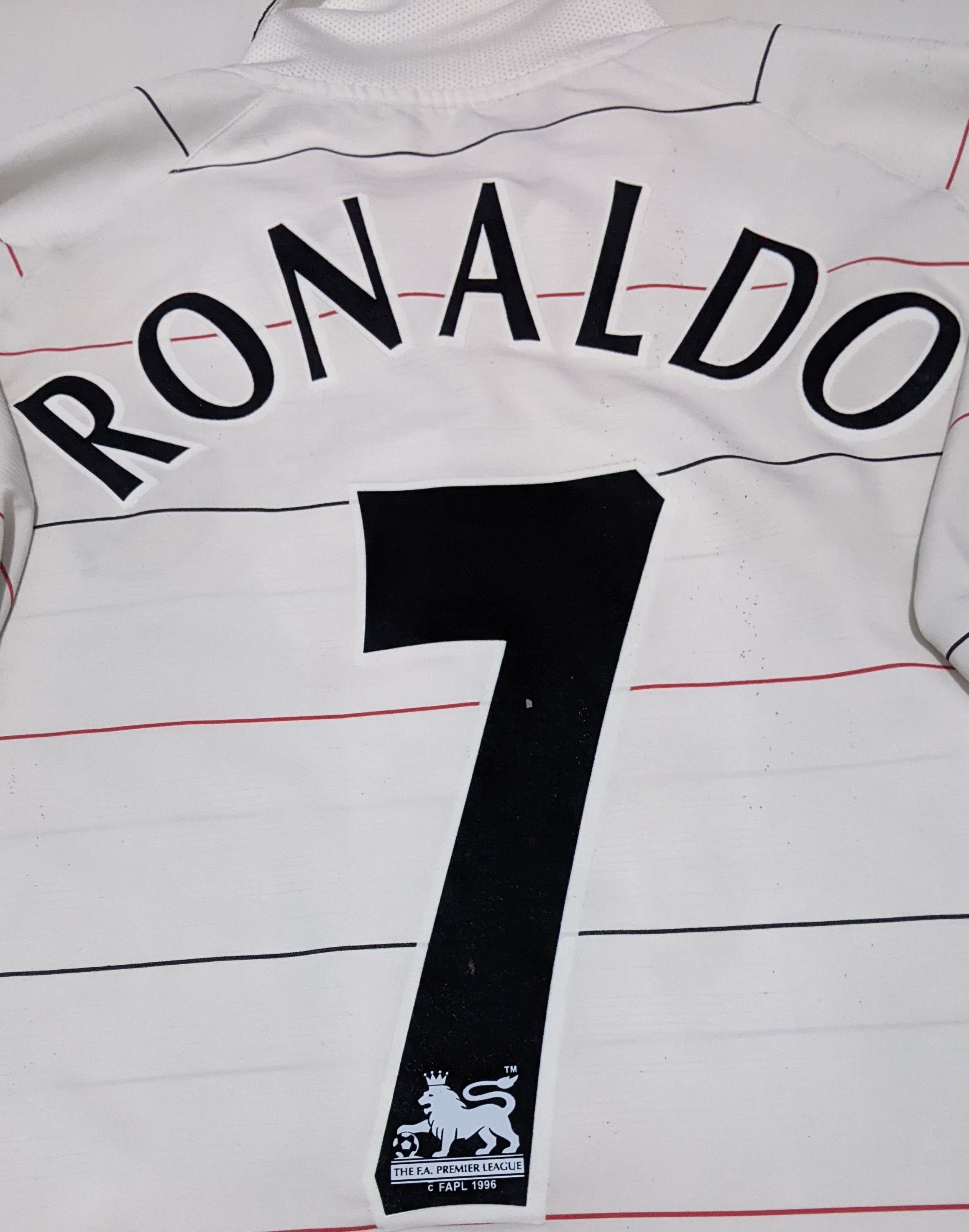 Nike Manchester united 2004 away Ronaldo Jersey football shirt Size US M / EU 48-50 / 2 - 3 Thumbnail