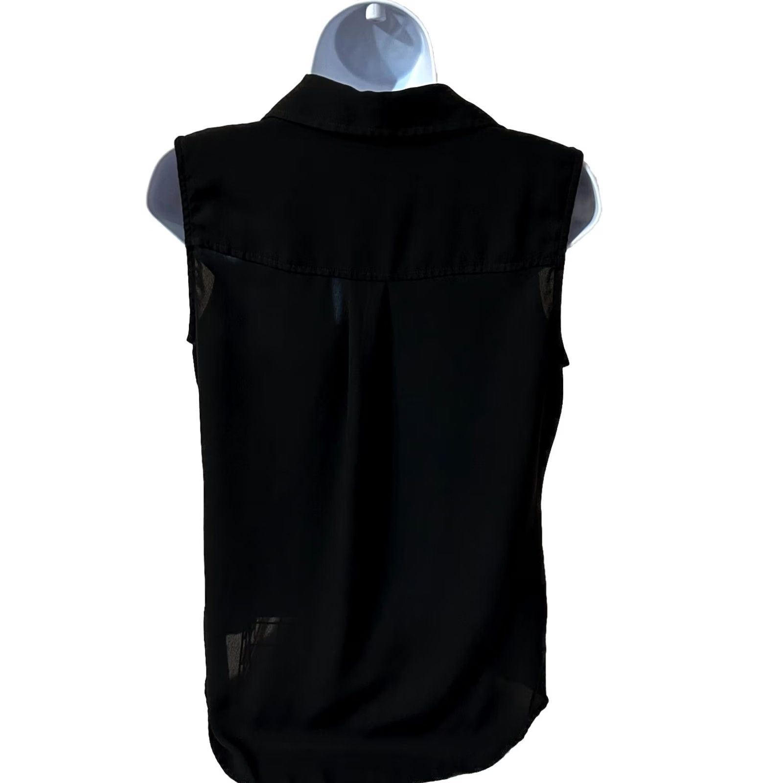 Vintage New York & Company Sleeveless Blouse Women Small Black Button Up V Neck Size S / US 4 / IT 40 - 6 Thumbnail