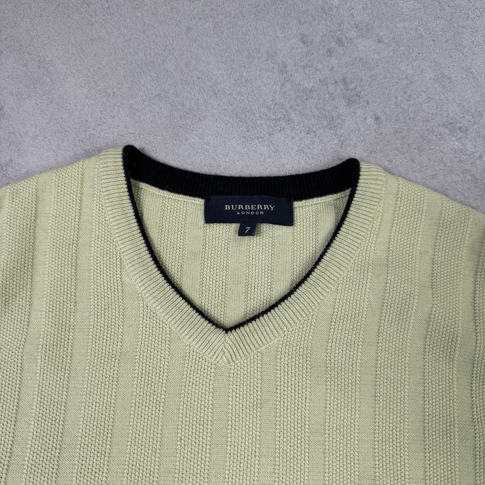 Burberry Vintage Burberry Men Wool Vest Size 7 Beige Large Sweater Size US L / EU 52-54 / 3 - 3 Thumbnail