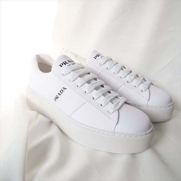 Prada o1srvl11e0624 Sneakers in White Size US 11 / EU 44 - 1 Thumbnail
