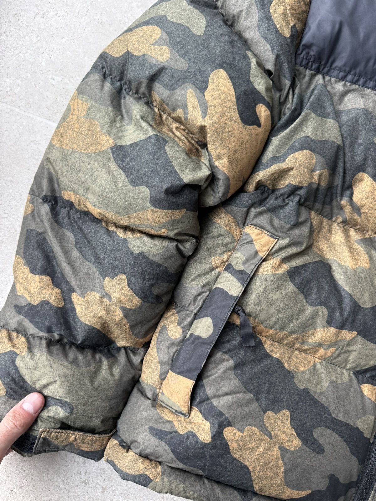 The North Face Rare The North Face Puffer 700 Camouflage Womens Size Hype Size M / US 6-8 / IT 42-44 - 4 Thumbnail