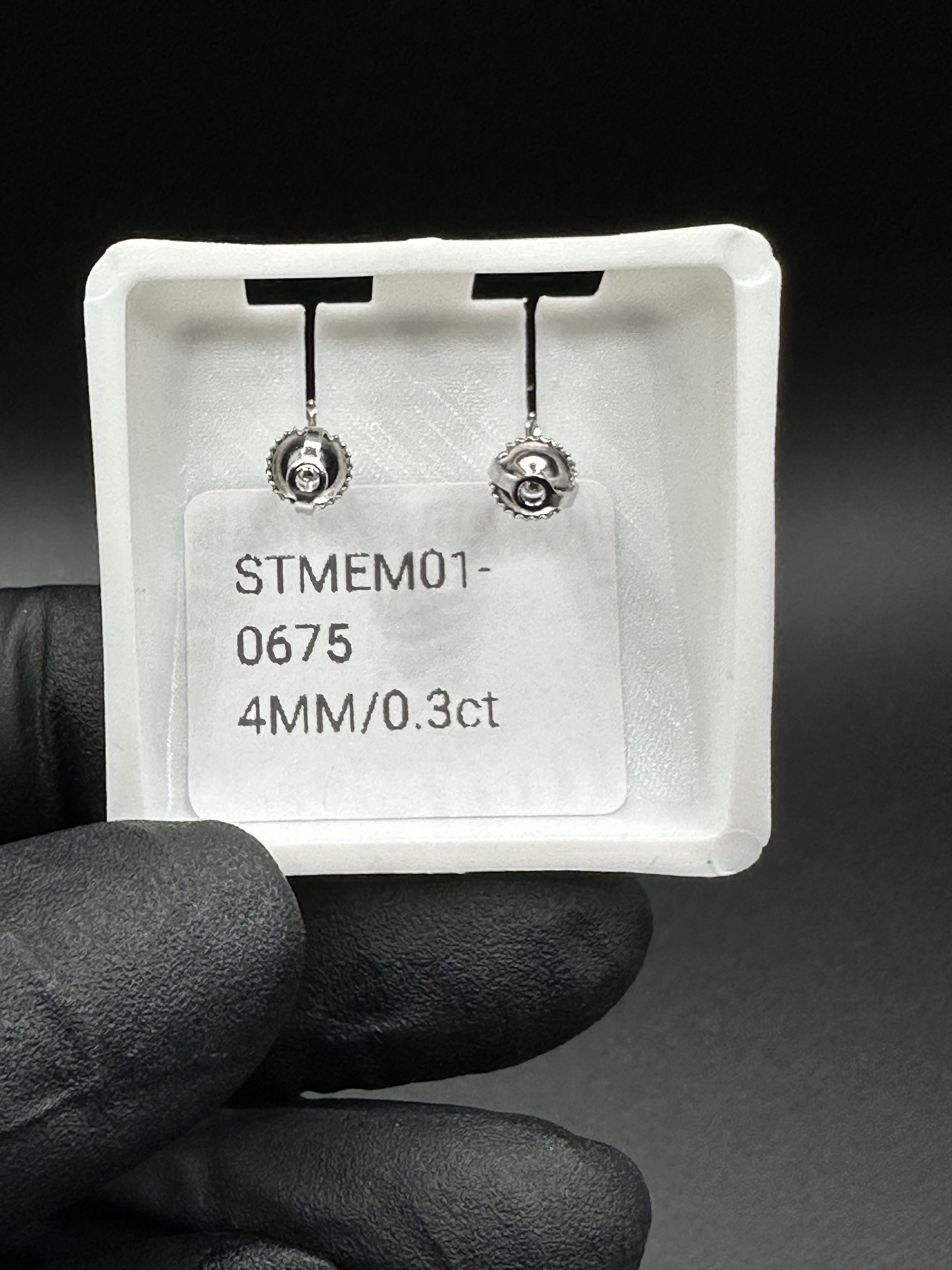 Jewelry MOISSANITE STUD SCREW BACK EARRINGS Size ONE SIZE - 7 Thumbnail