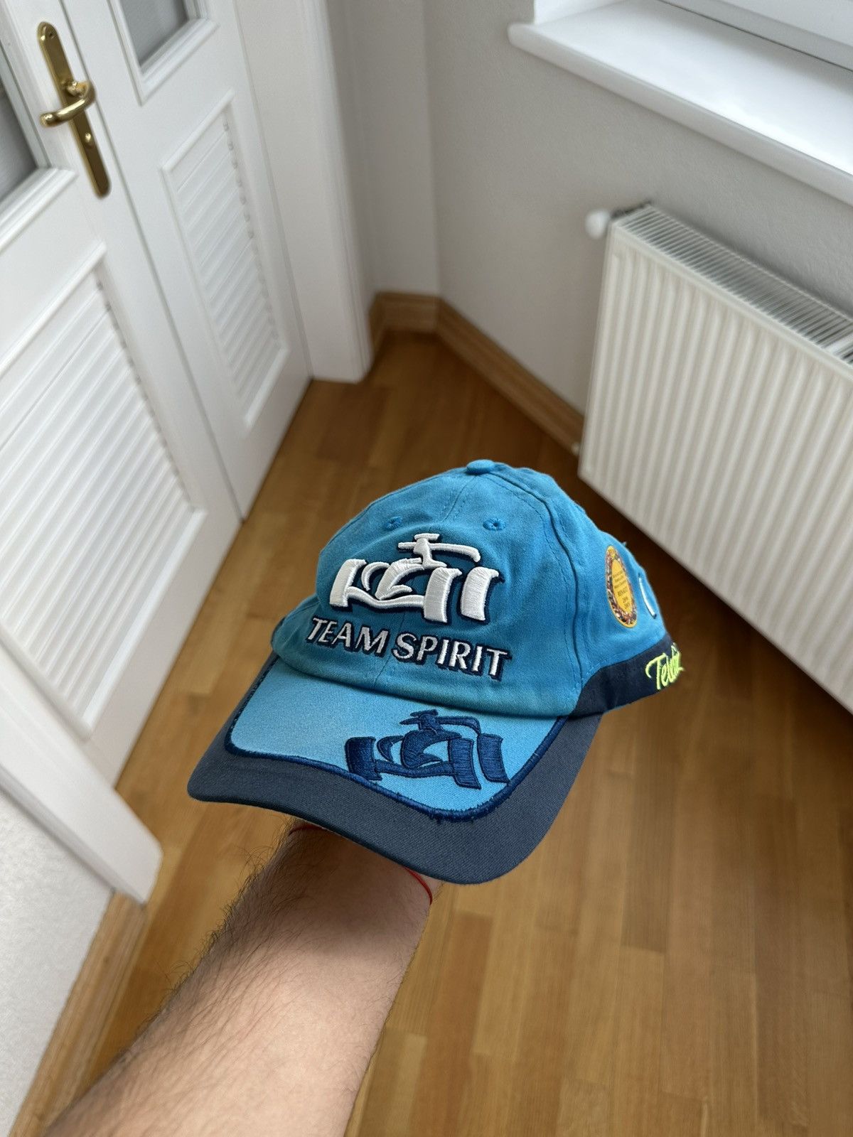 Formula 1 Renault F1 World Champions Cap 2005-2006 Team Spirit Size ONE SIZE - 1 Thumbnail