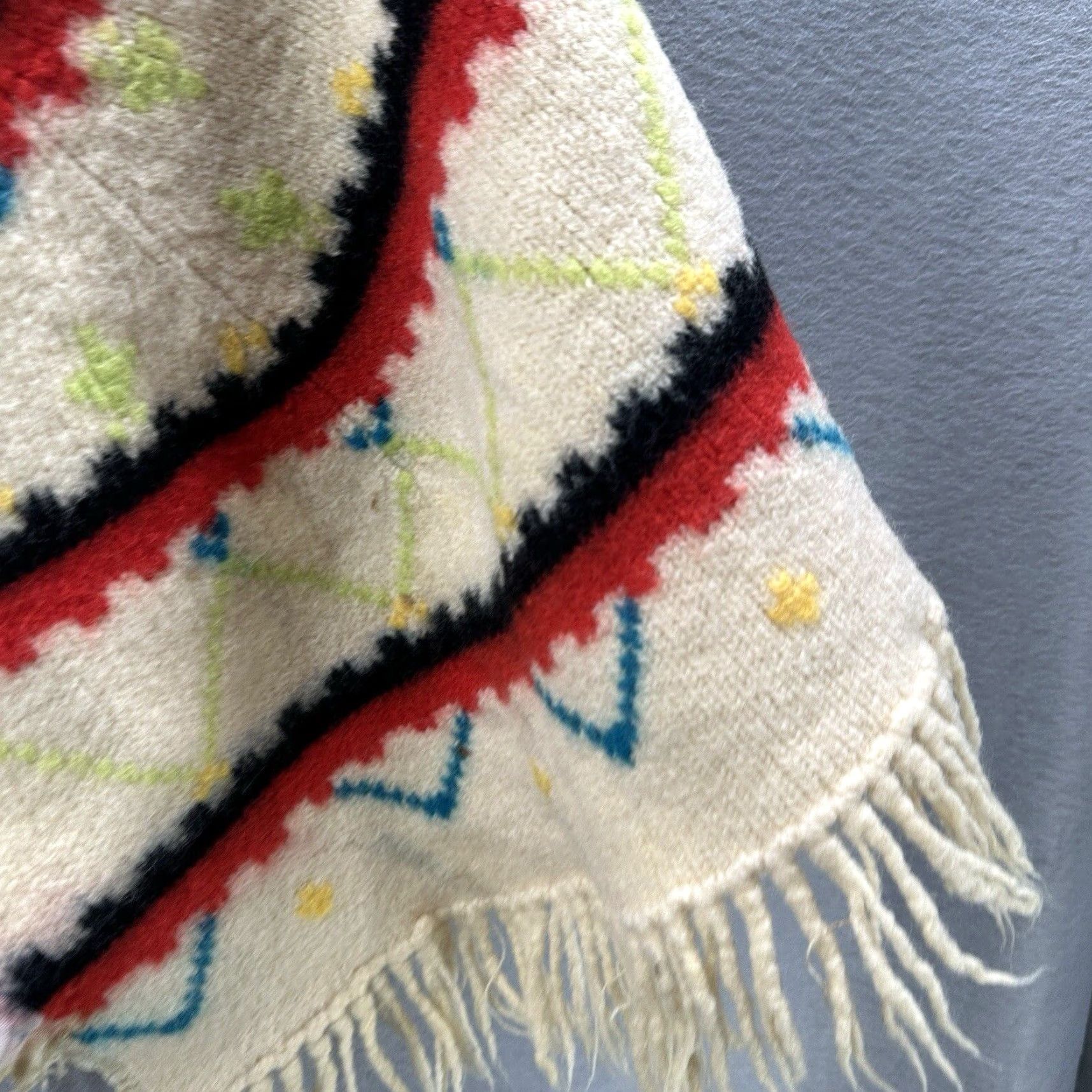 Lee VINTAGE Barbara Lee Wool Cape Shawl Poncho 1960s Cream Ivory Womens S/M Aztec Casual Size ONE SIZE - 4 Thumbnail