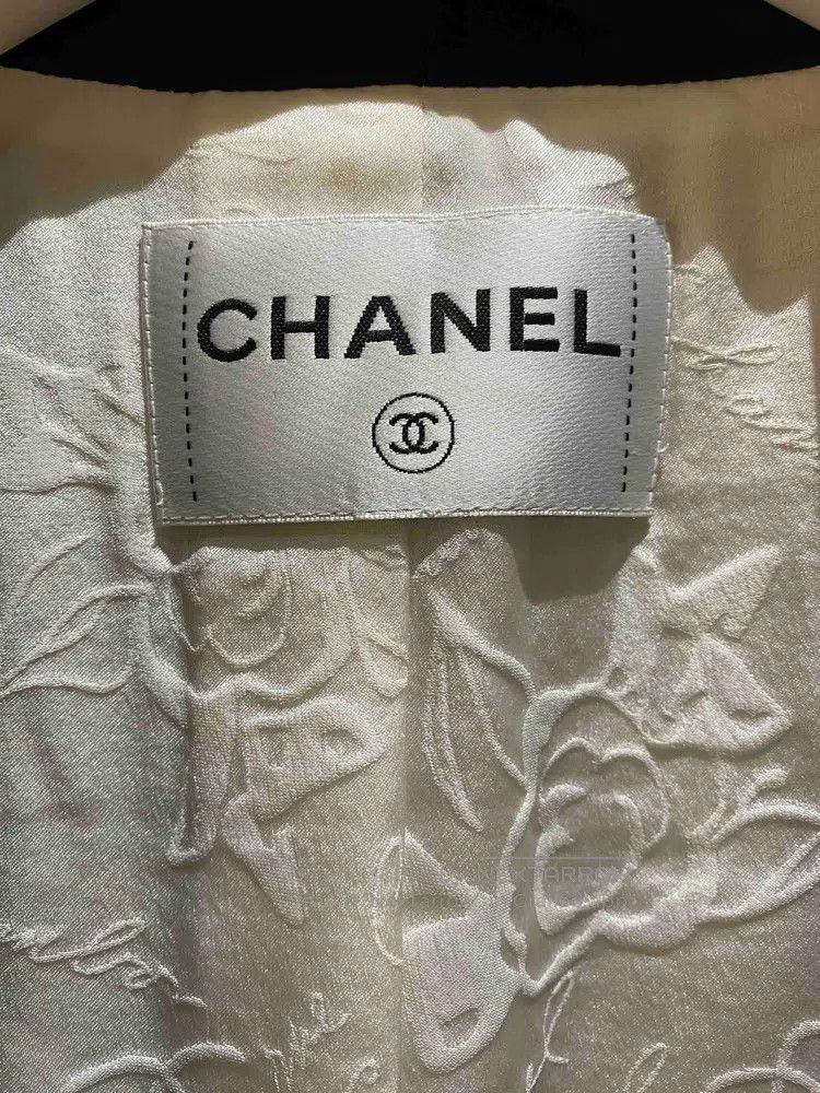Chanel Chanel 17a Metropolitan Gold Sequin Green Collar Double-br Size M / US 6-8 / IT 42-44 - 4 Thumbnail