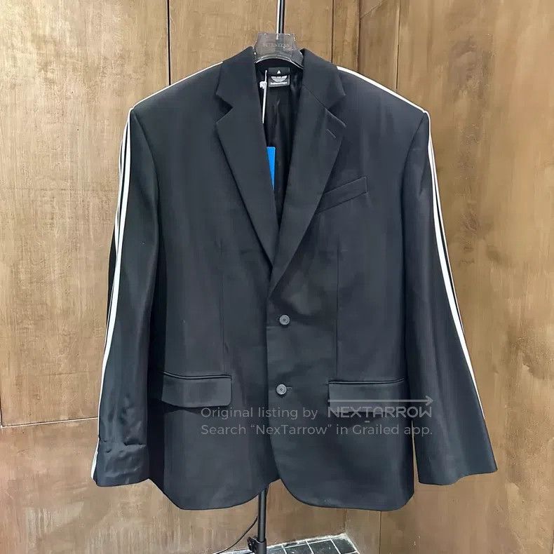 Balenciaga Balenciaga Striped Shoulder Padded Suit Jacket Size US XXS / EU 40 - 1 Thumbnail